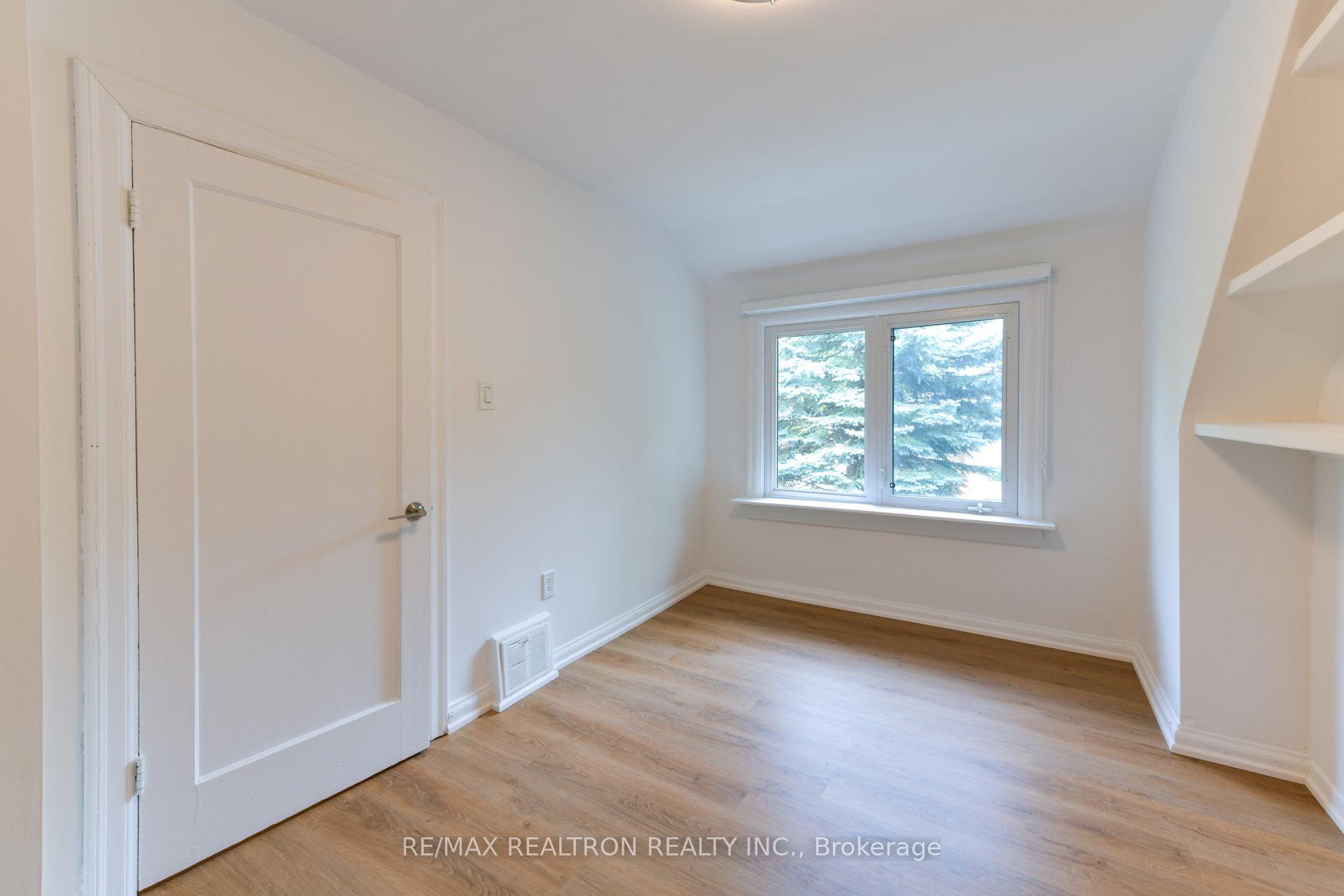 Photo 37 of 150 Upper Canada Drive, North York, St. Andrew-Windfields — HOMEH