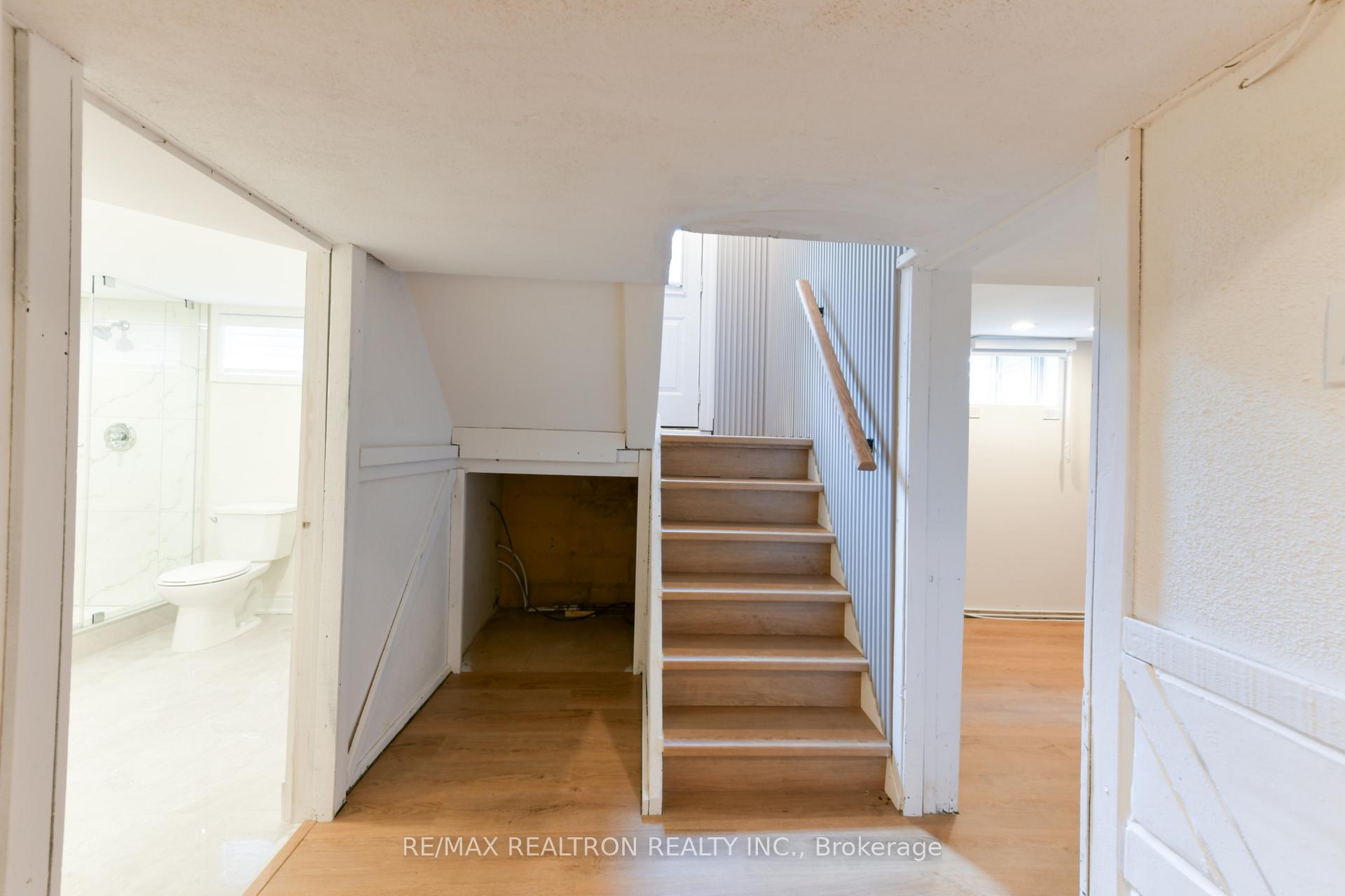 Photo 39 of 150 Upper Canada Drive, North York, St. Andrew-Windfields — HOMEH