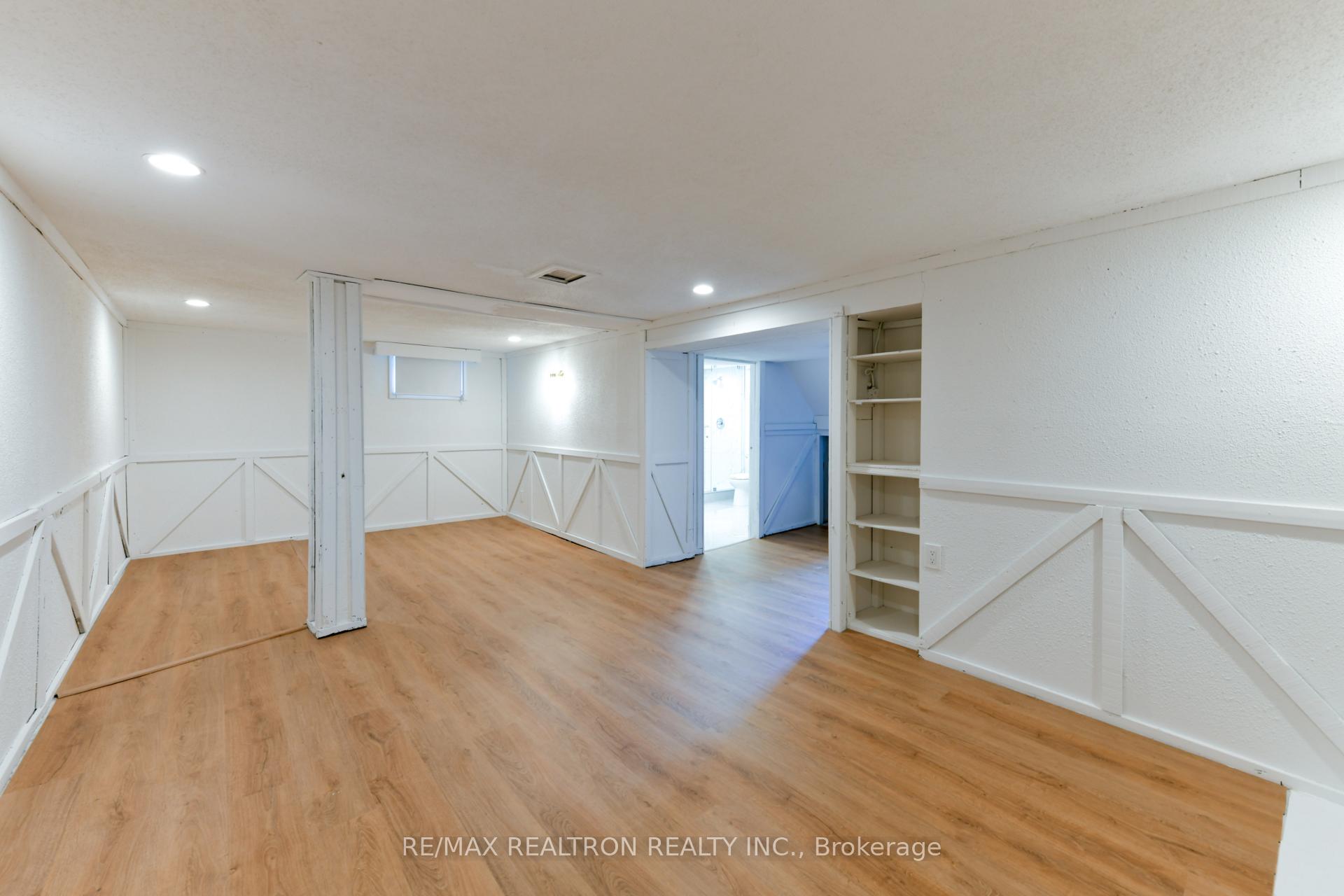 Photo 43 of 150 Upper Canada Drive, North York, St. Andrew-Windfields — HOMEH