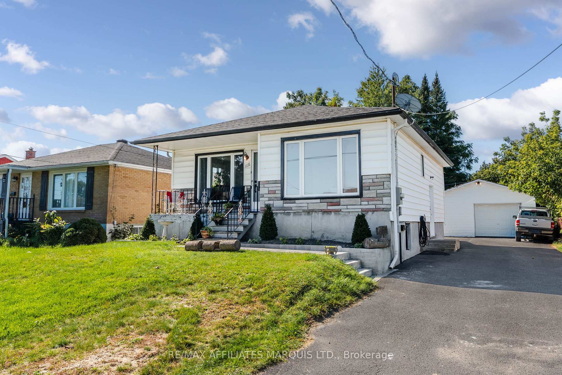 Photo 2 of 1108 Daly Avenue, Cornwall, Cornwall — HOMEH
