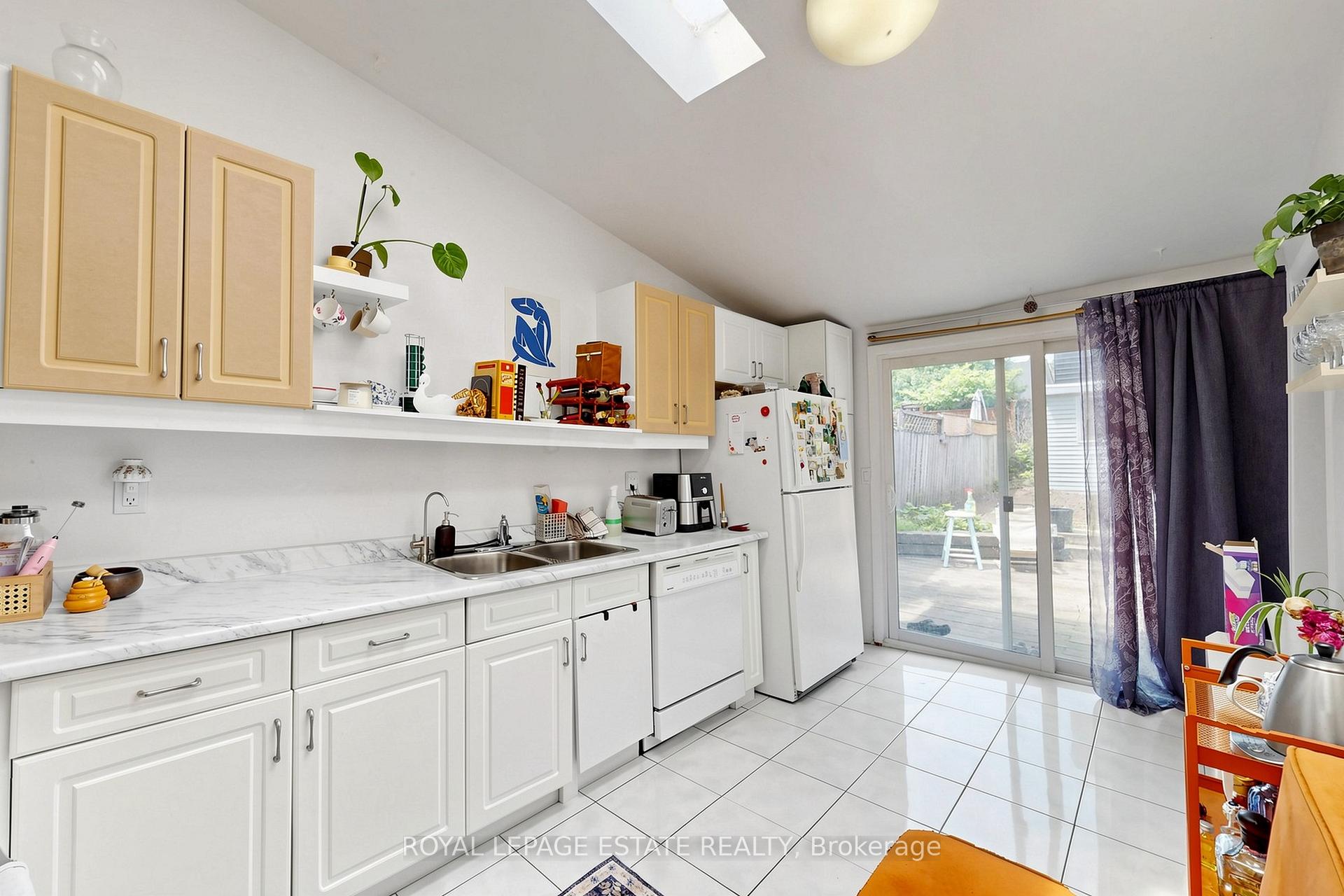 Photo 7 of 44 Mitchell Avenue, Toronto, Niagara — HOMEH