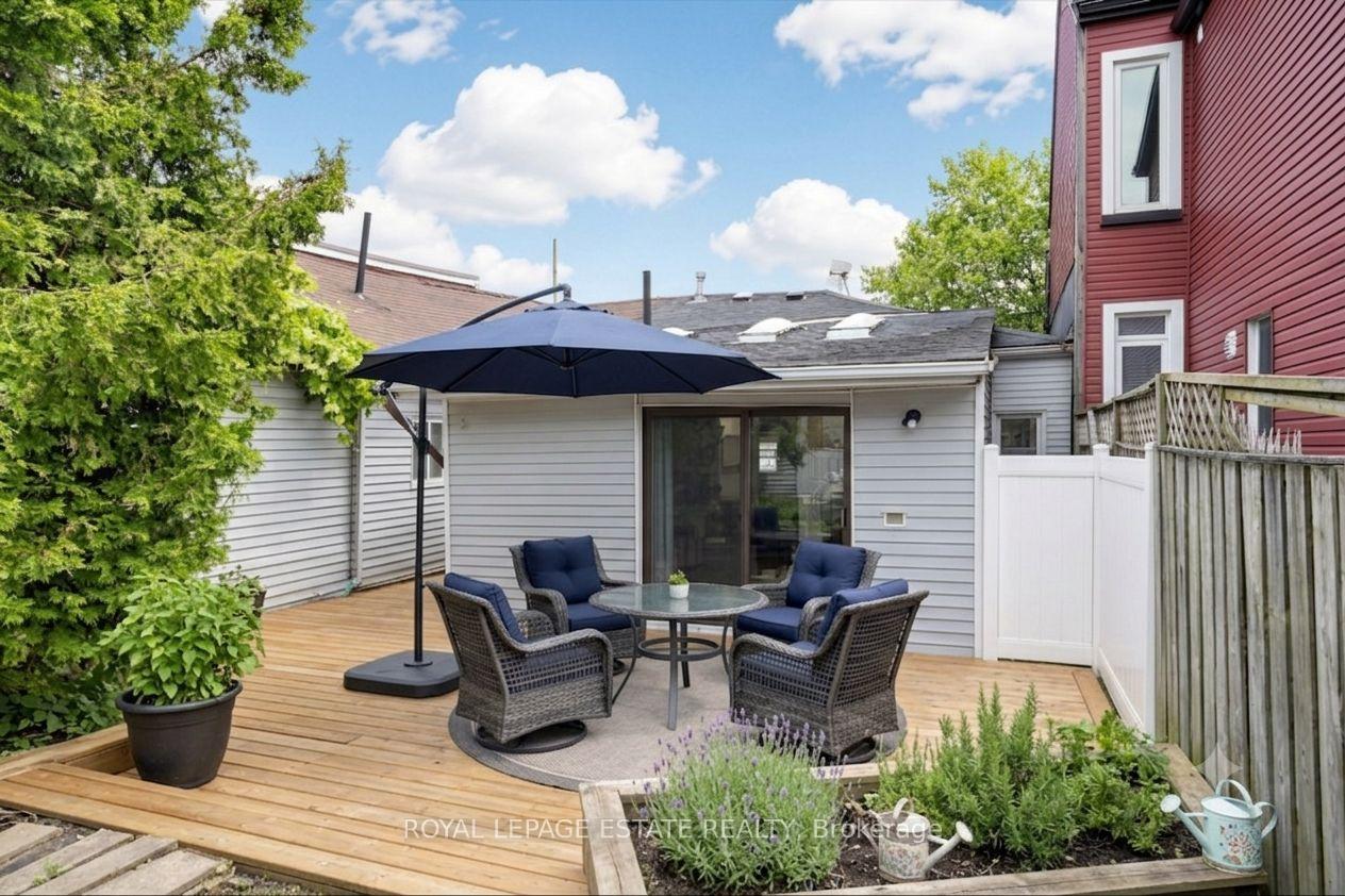 Photo 12 of 44 Mitchell Avenue, Toronto, Niagara — HOMEH