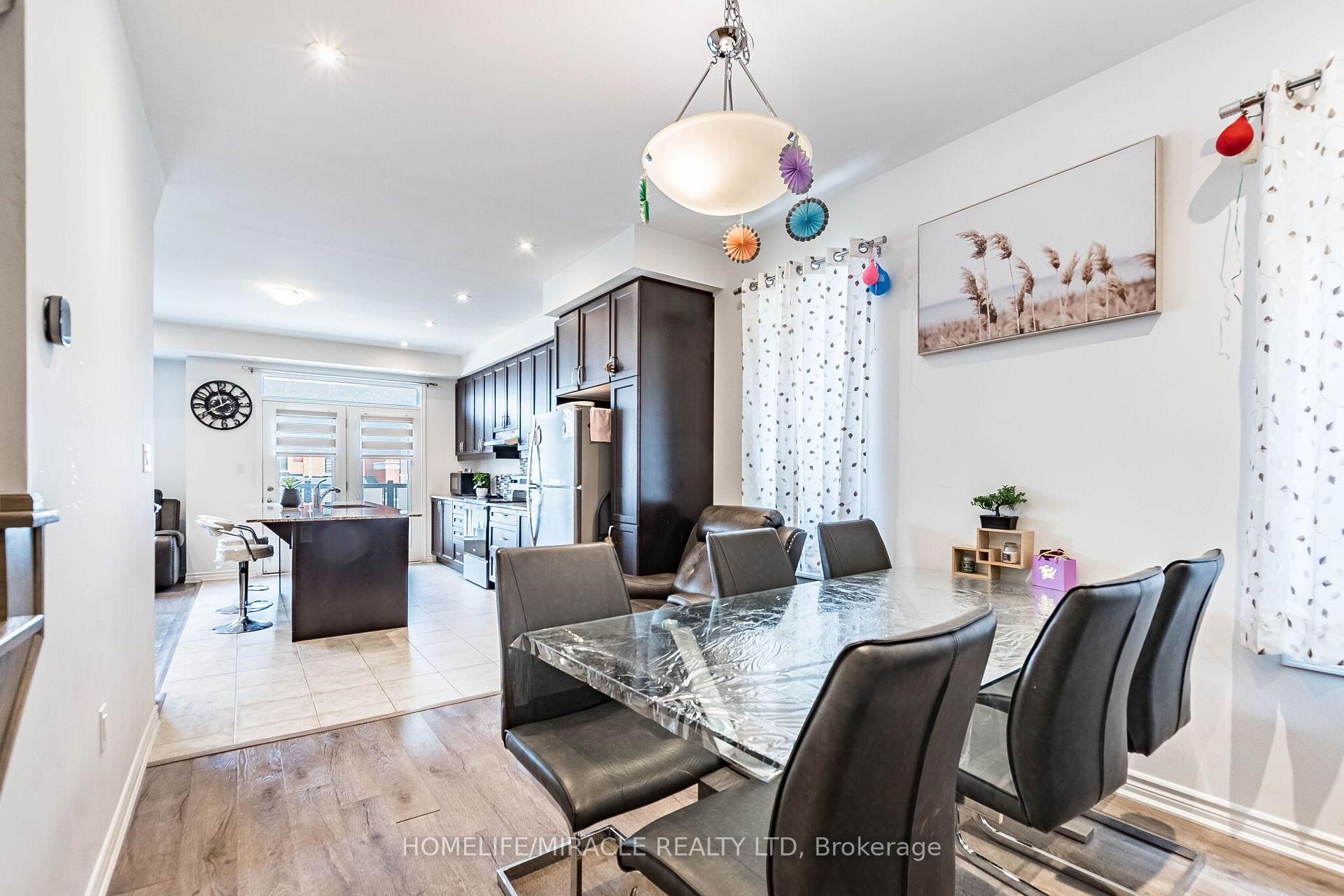 Photo 9 of 25 Keppel Circle, Brampton, Northwest Brampton — HOMEH