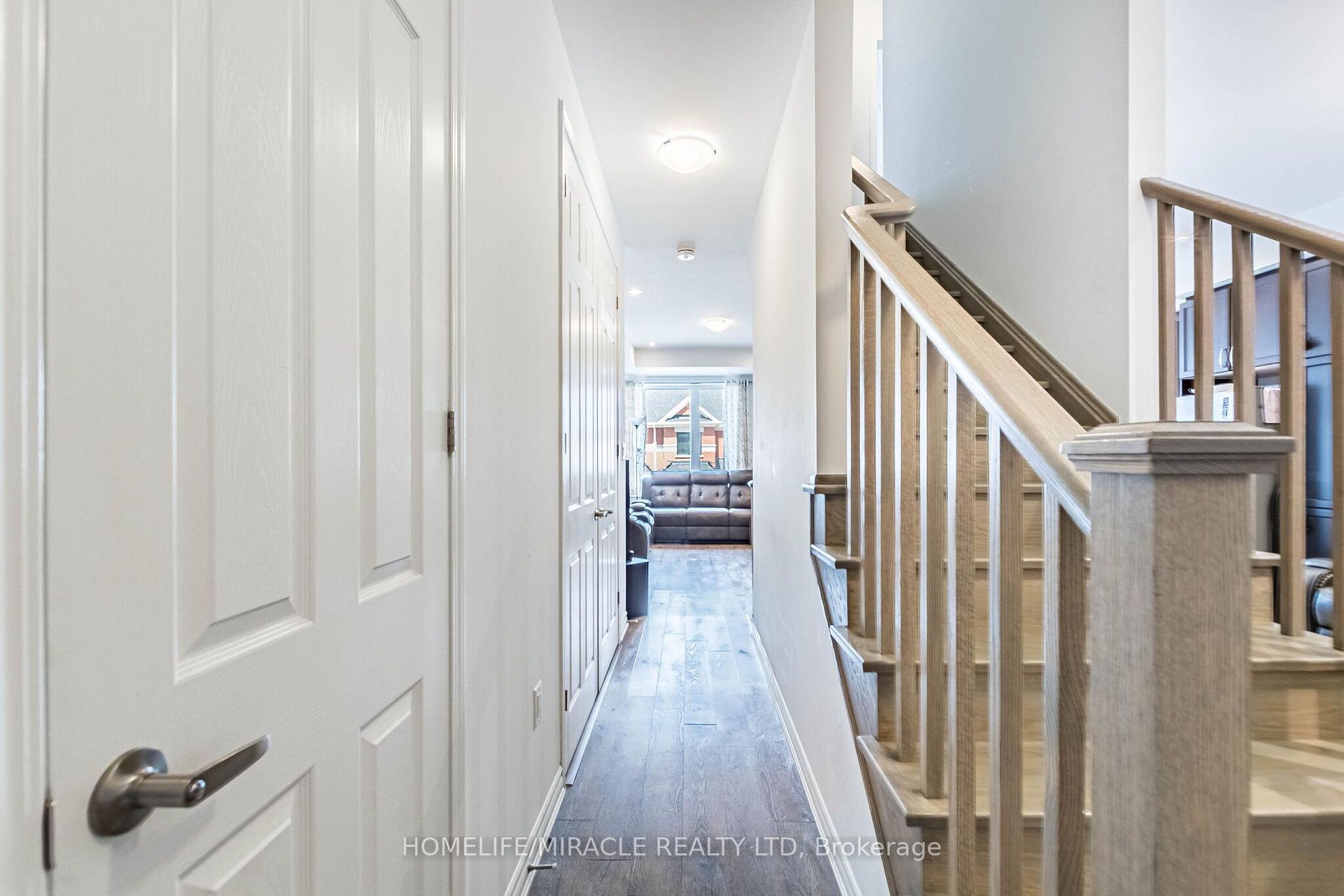 Photo 12 of 25 Keppel Circle, Brampton, Northwest Brampton — HOMEH