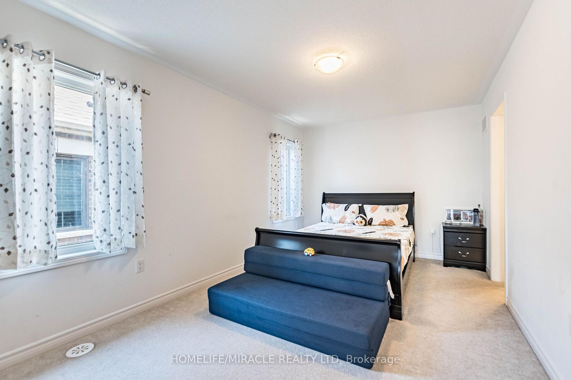 Photo 14 of 25 Keppel Circle, Brampton, Northwest Brampton — HOMEH