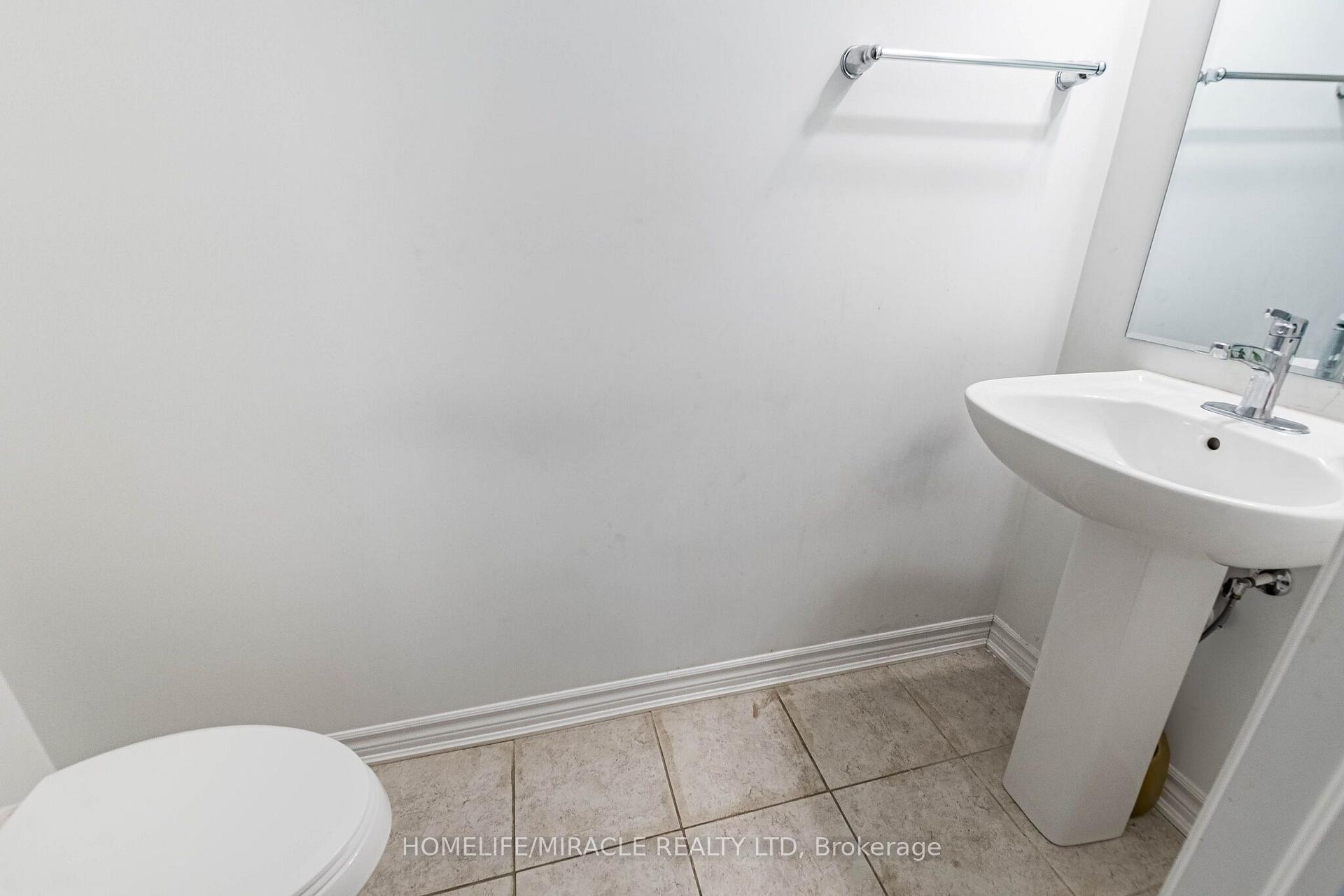 Photo 15 of 25 Keppel Circle, Brampton, Northwest Brampton — HOMEH