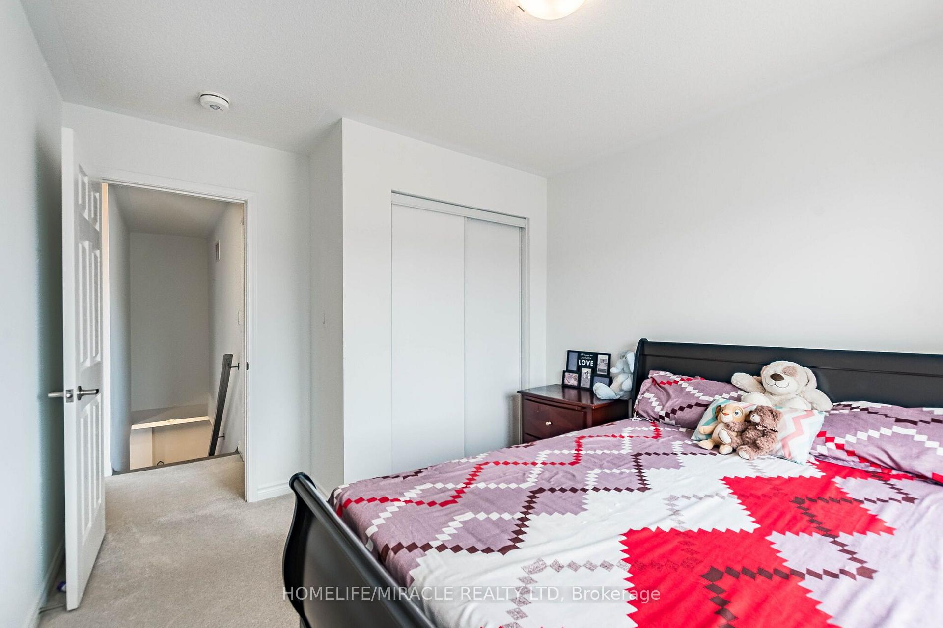 Photo 22 of 25 Keppel Circle, Brampton, Northwest Brampton — HOMEH
