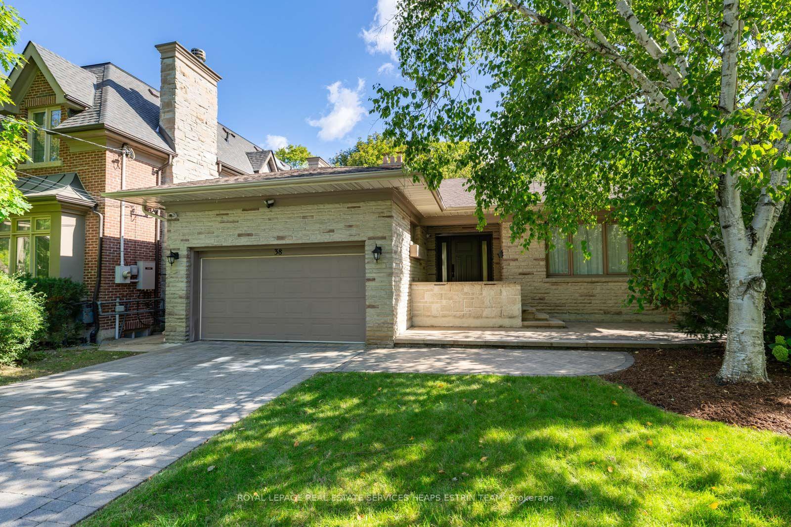 Photo 2 of 38 Killdeer Crescent, Toronto, Leaside — HOMEH