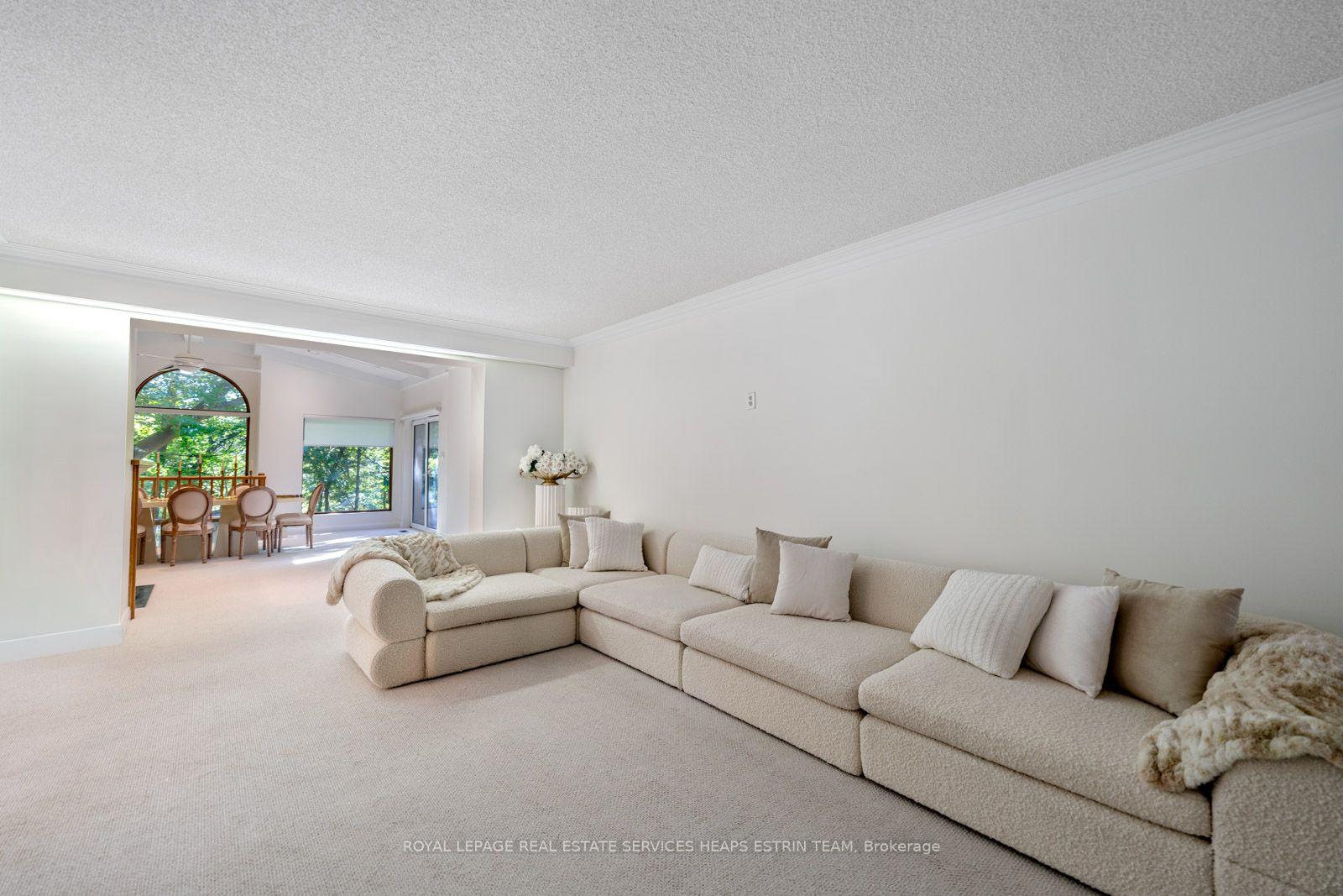 Photo 9 of 38 Killdeer Crescent, Toronto, Leaside — HOMEH