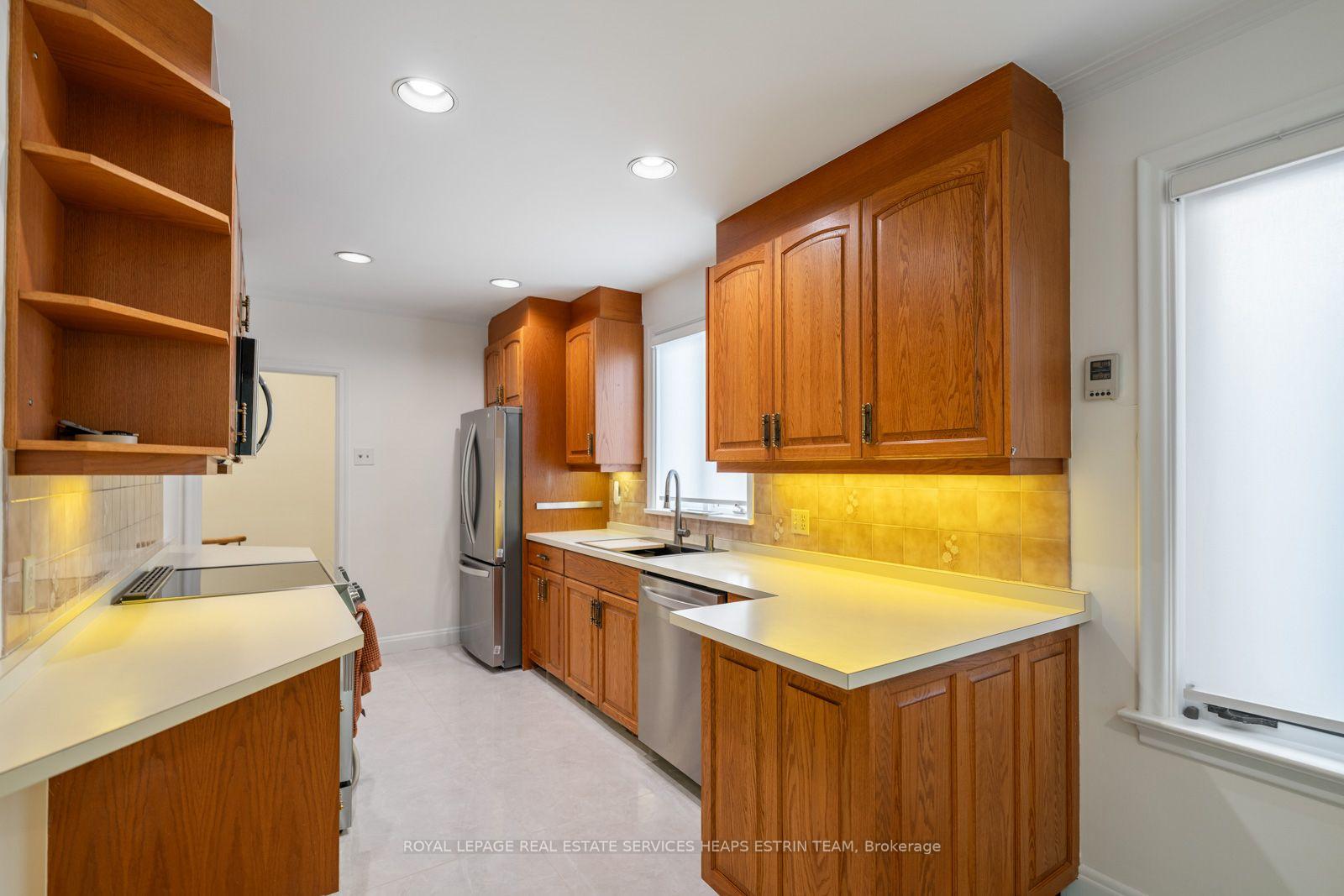 Photo 14 of 38 Killdeer Crescent, Toronto, Leaside — HOMEH