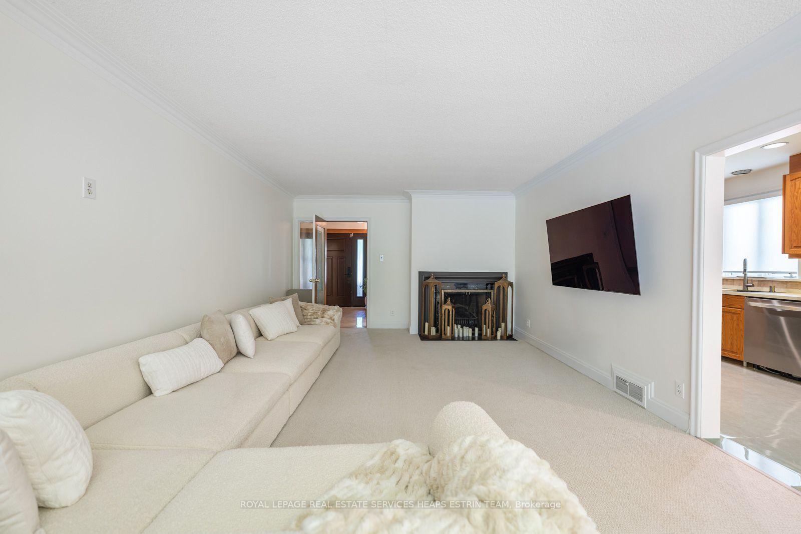 Photo 17 of 38 Killdeer Crescent, Toronto, Leaside — HOMEH