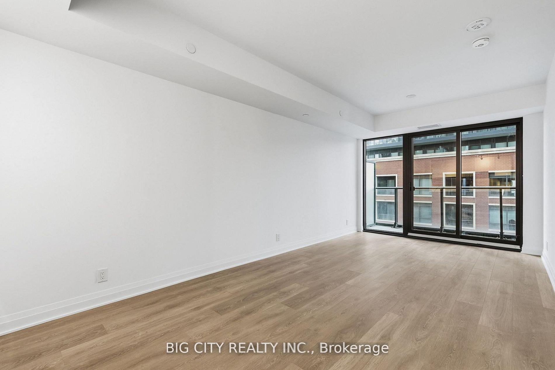 Photo 5 of Unit 1006, 25 Frederick Todd Way, Toronto, Thorncliffe Park — HOMEH