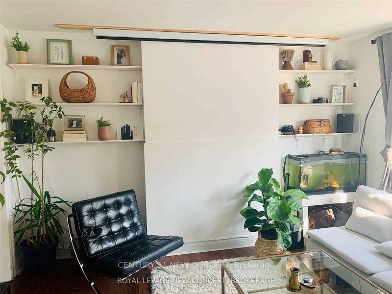 Photo 2 of Unit 2nd Fl, 68 Howard Park Avenue, Toronto, High Park-Swansea — HOMEH