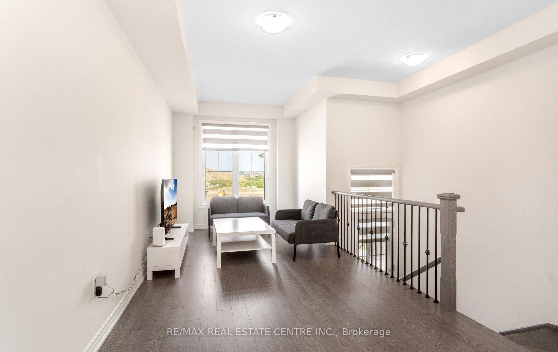 Photo 8 of 353 Inspire Boulevard, Brampton, Sandringham-Wellington North — HOMEH