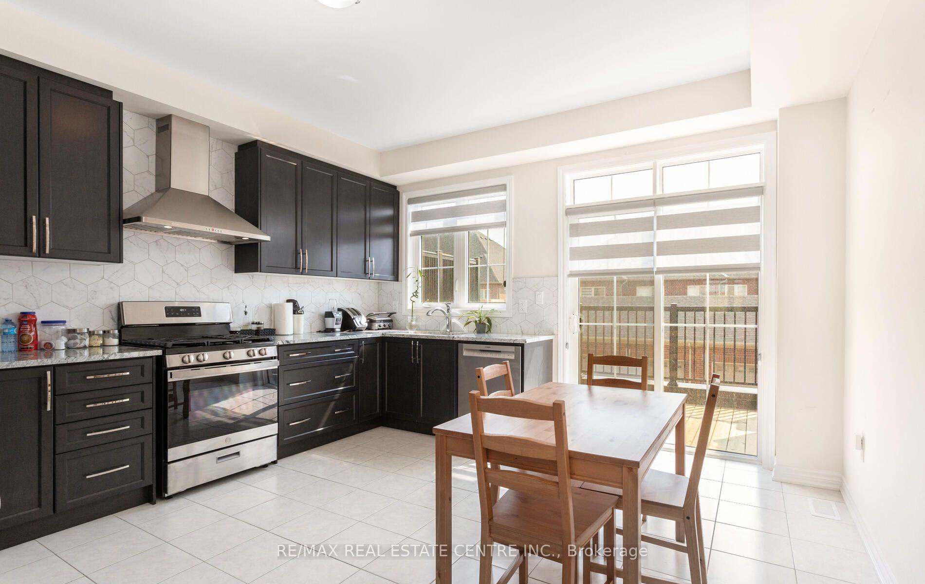 Photo 16 of 353 Inspire Boulevard, Brampton, Sandringham-Wellington North — HOMEH