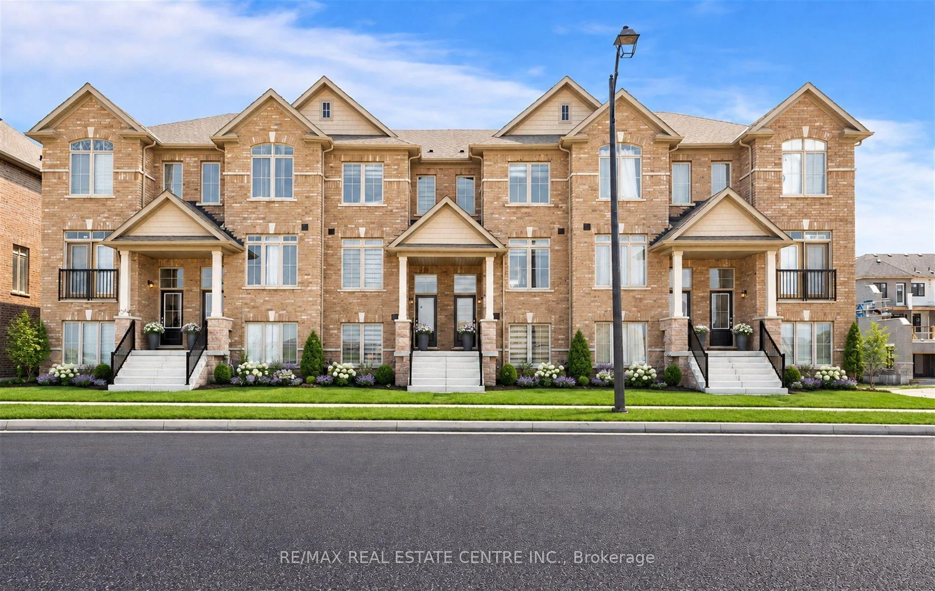 Photo 1 of 353 Inspire Boulevard, Brampton, Sandringham-Wellington North — HOMEH