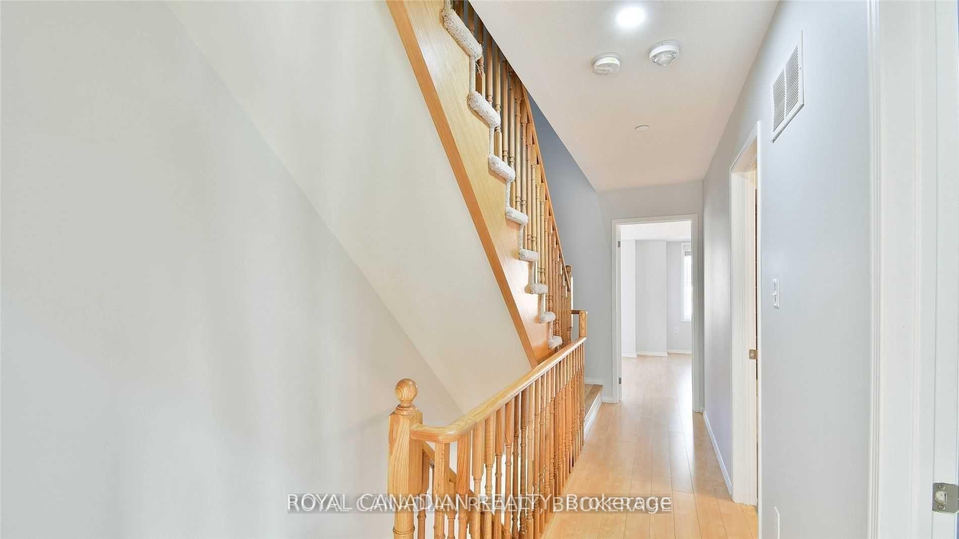 Photo 18 of 2529 Bromus Path, Oshawa, Windfields — HOMEH