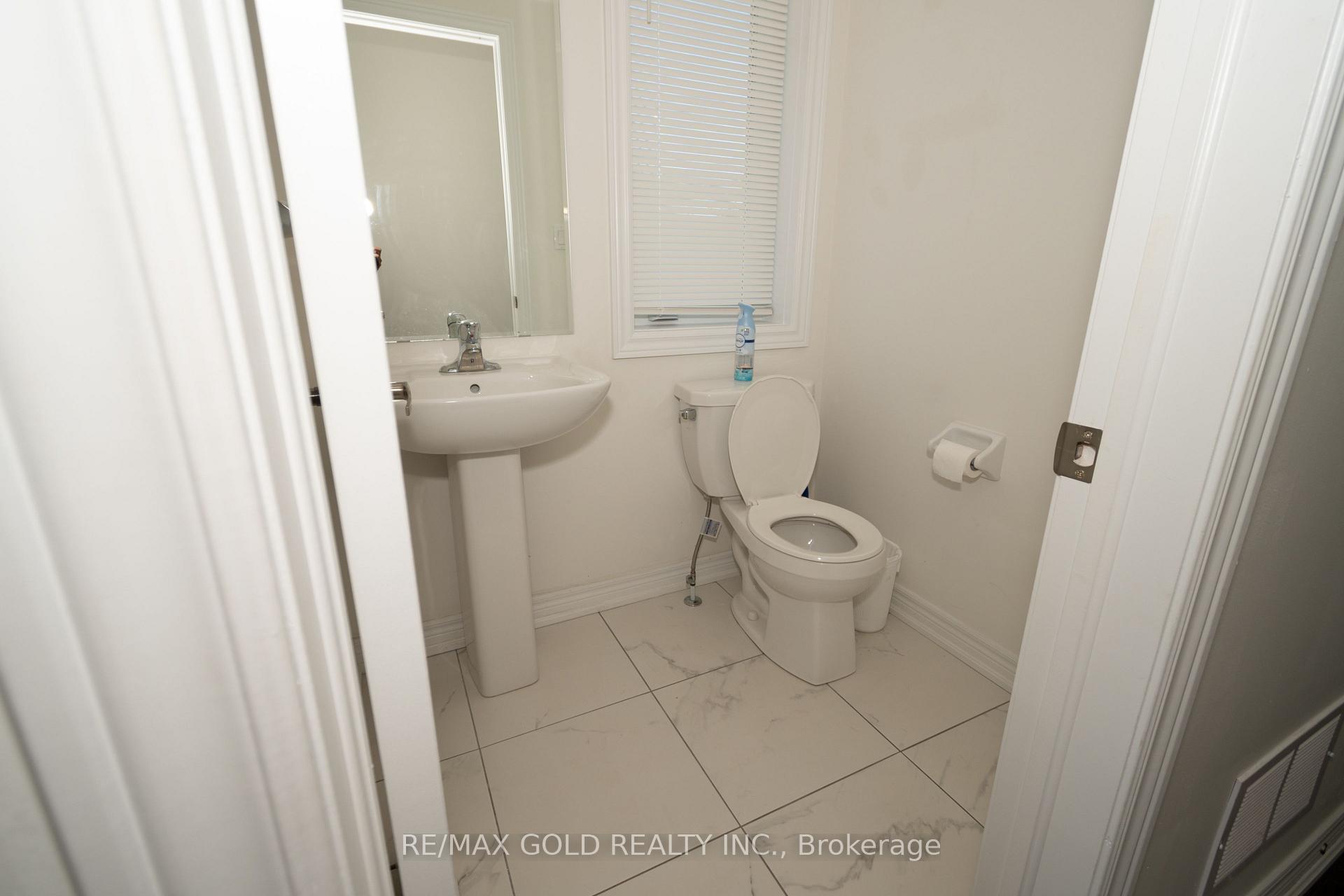 Photo 5 of Unit 1, 166 Deerpath Drive, Guelph, Willow West/Sugarbush/West Acres — HOMEH