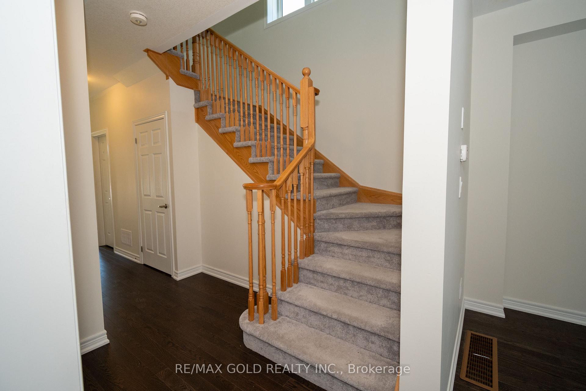 Photo 10 of Unit 1, 166 Deerpath Drive, Guelph, Willow West/Sugarbush/West Acres — HOMEH
