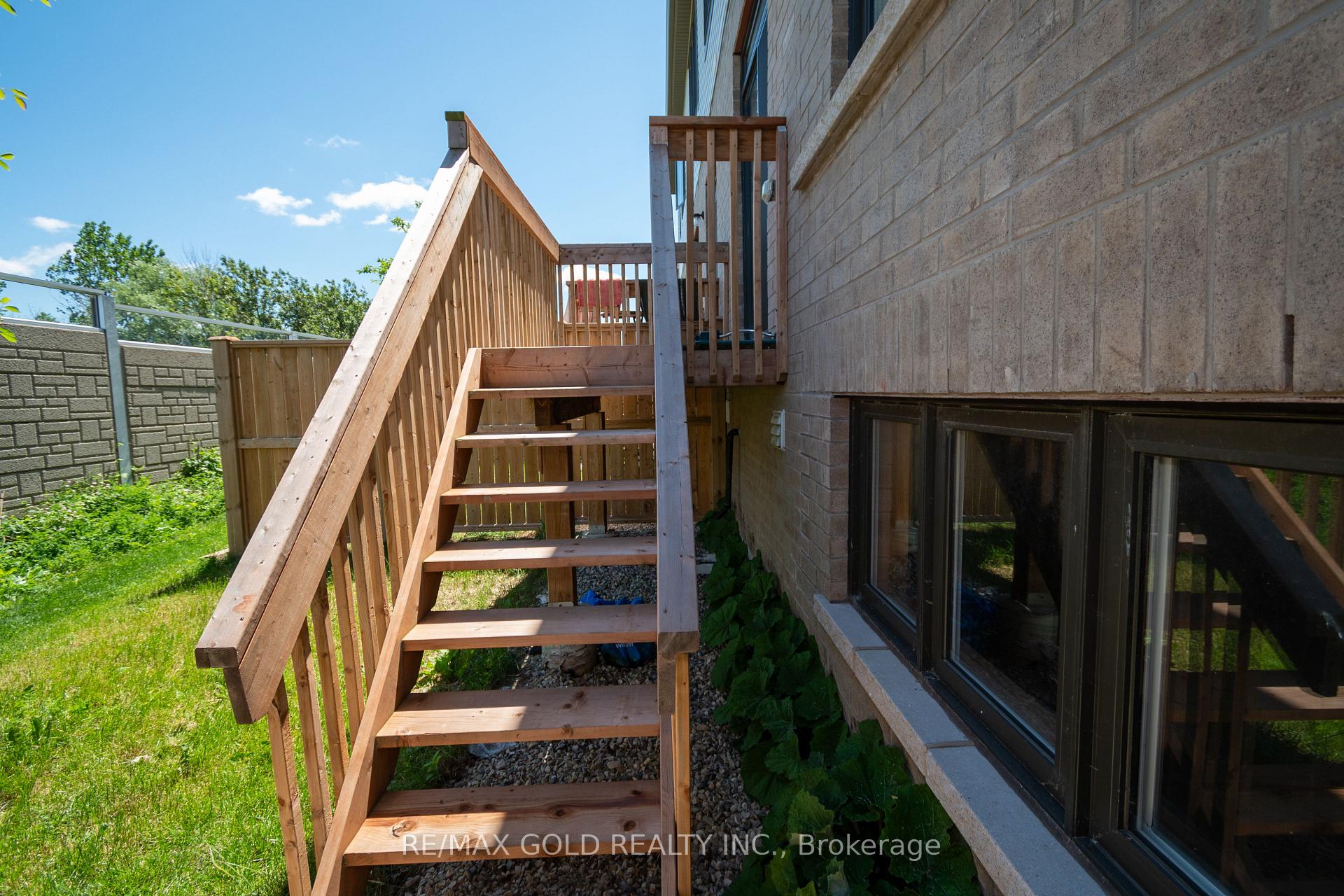 Photo 42 of Unit 1, 166 Deerpath Drive, Guelph, Willow West/Sugarbush/West Acres — HOMEH