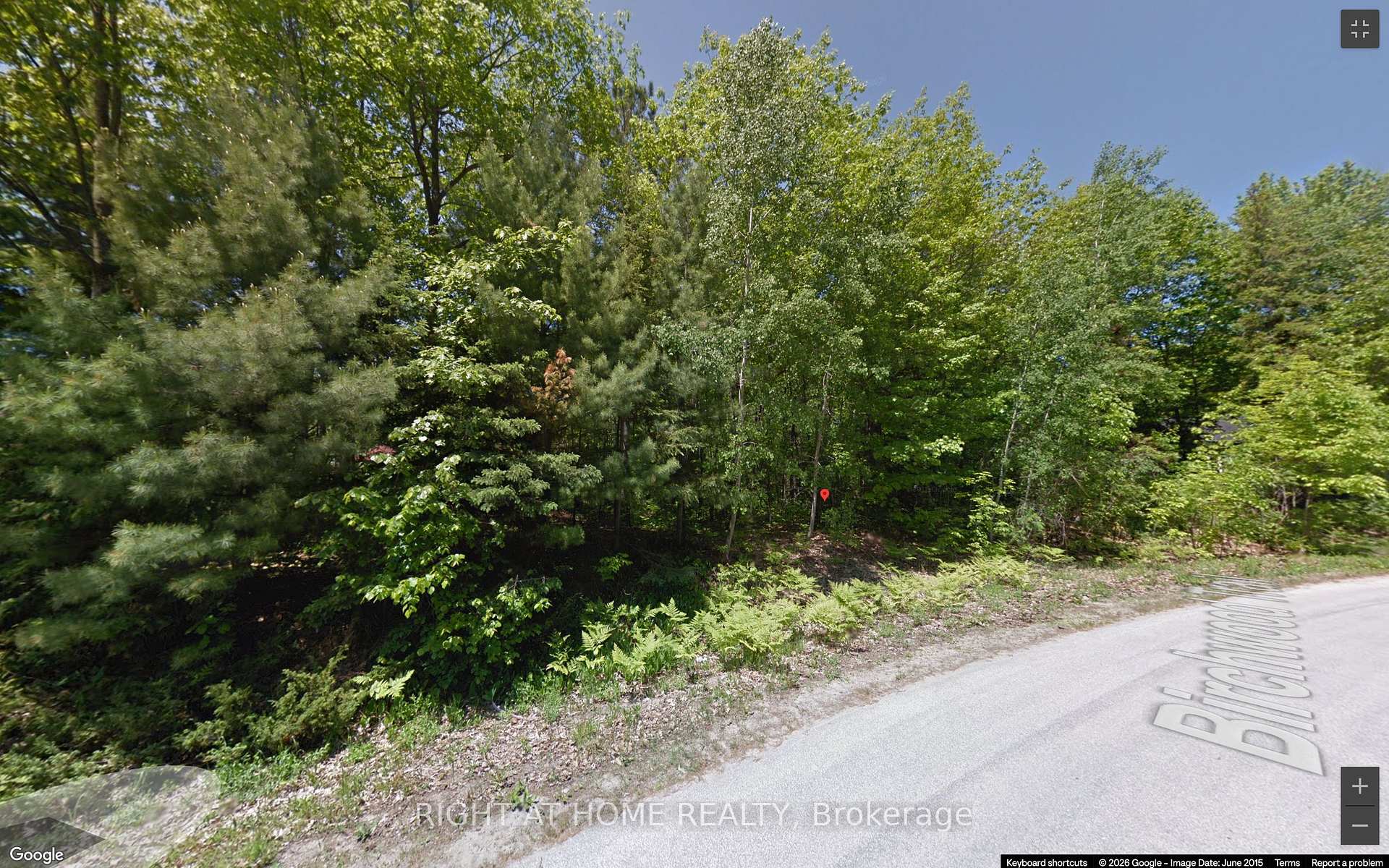 Photo 6 of 2 Birchwood Trail, Wasaga Beach — HOMEH