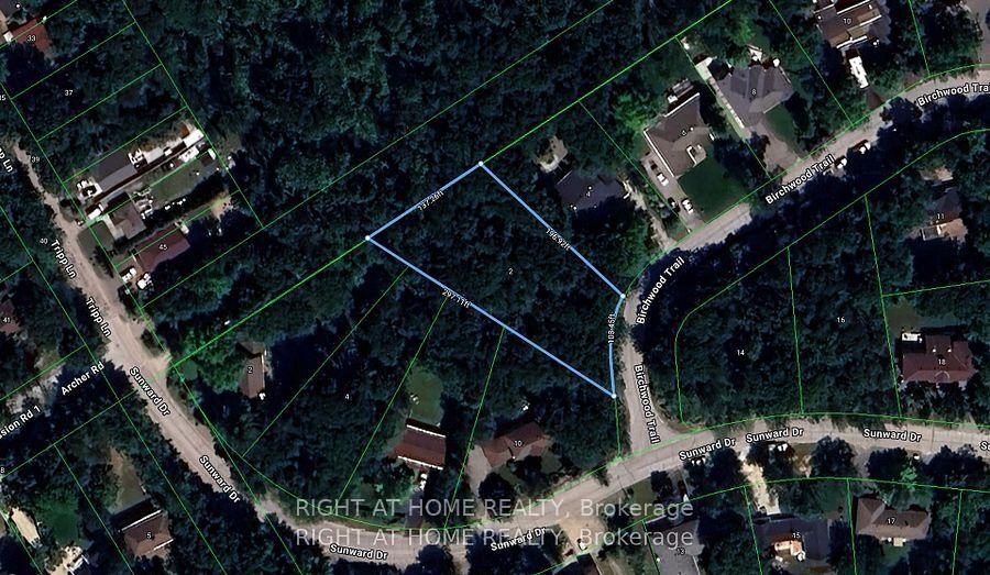 Photo 11 of 2 Birchwood Trail, Wasaga Beach — HOMEH