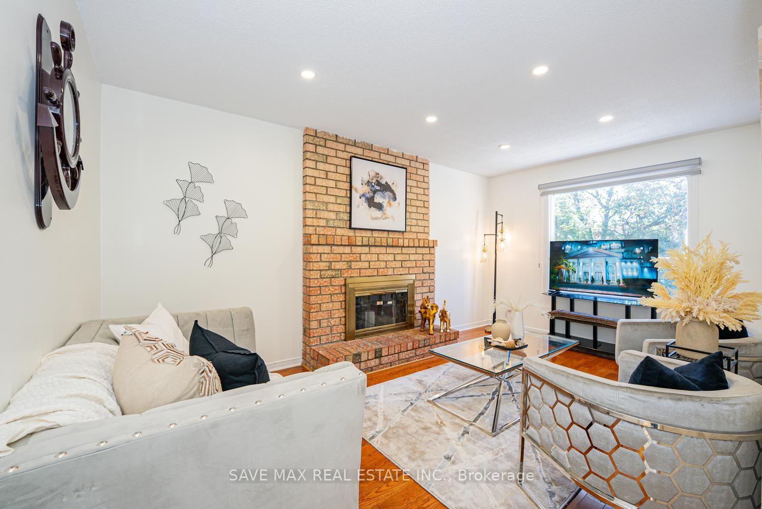 Photo 10 of 124 Wexford Road, Brampton, Heart Lake West — HOMEH