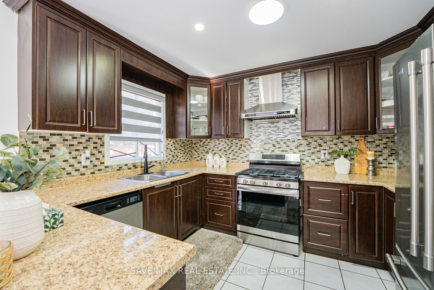 Photo 13 of 124 Wexford Road, Brampton, Heart Lake West — HOMEH