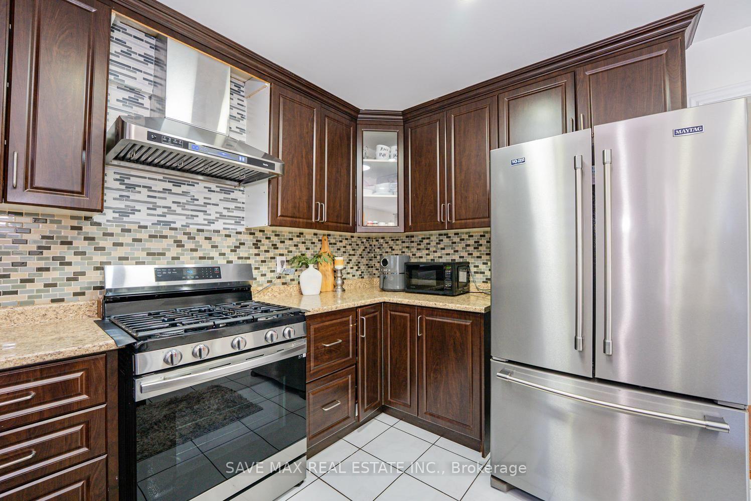 Photo 14 of 124 Wexford Road, Brampton, Heart Lake West — HOMEH