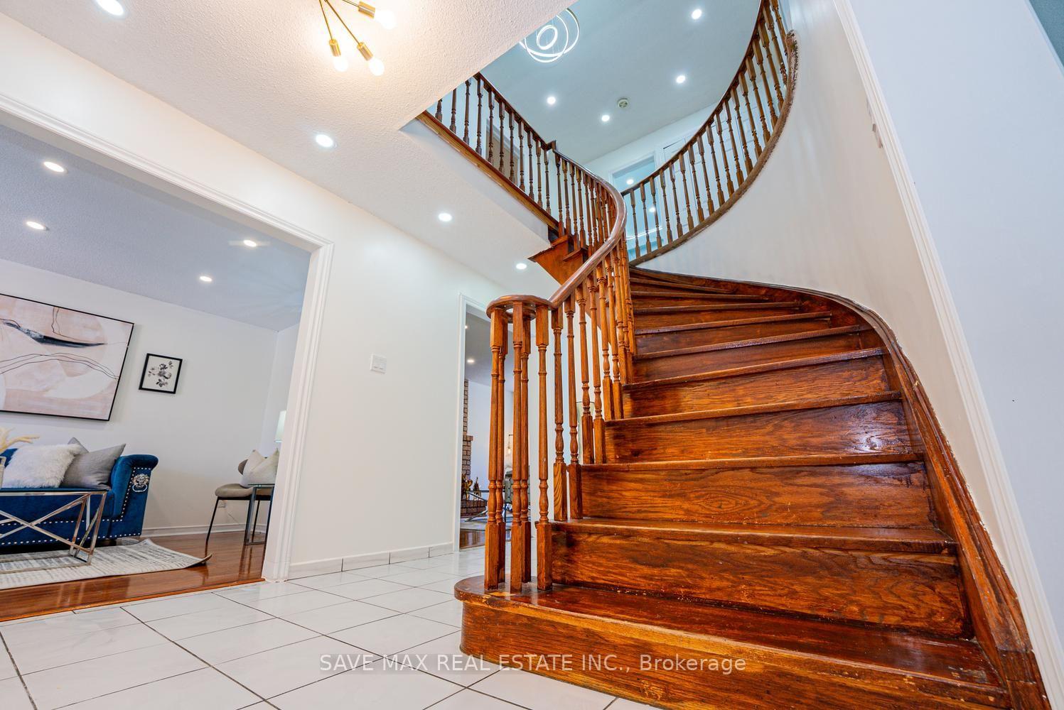 Photo 18 of 124 Wexford Road, Brampton, Heart Lake West — HOMEH