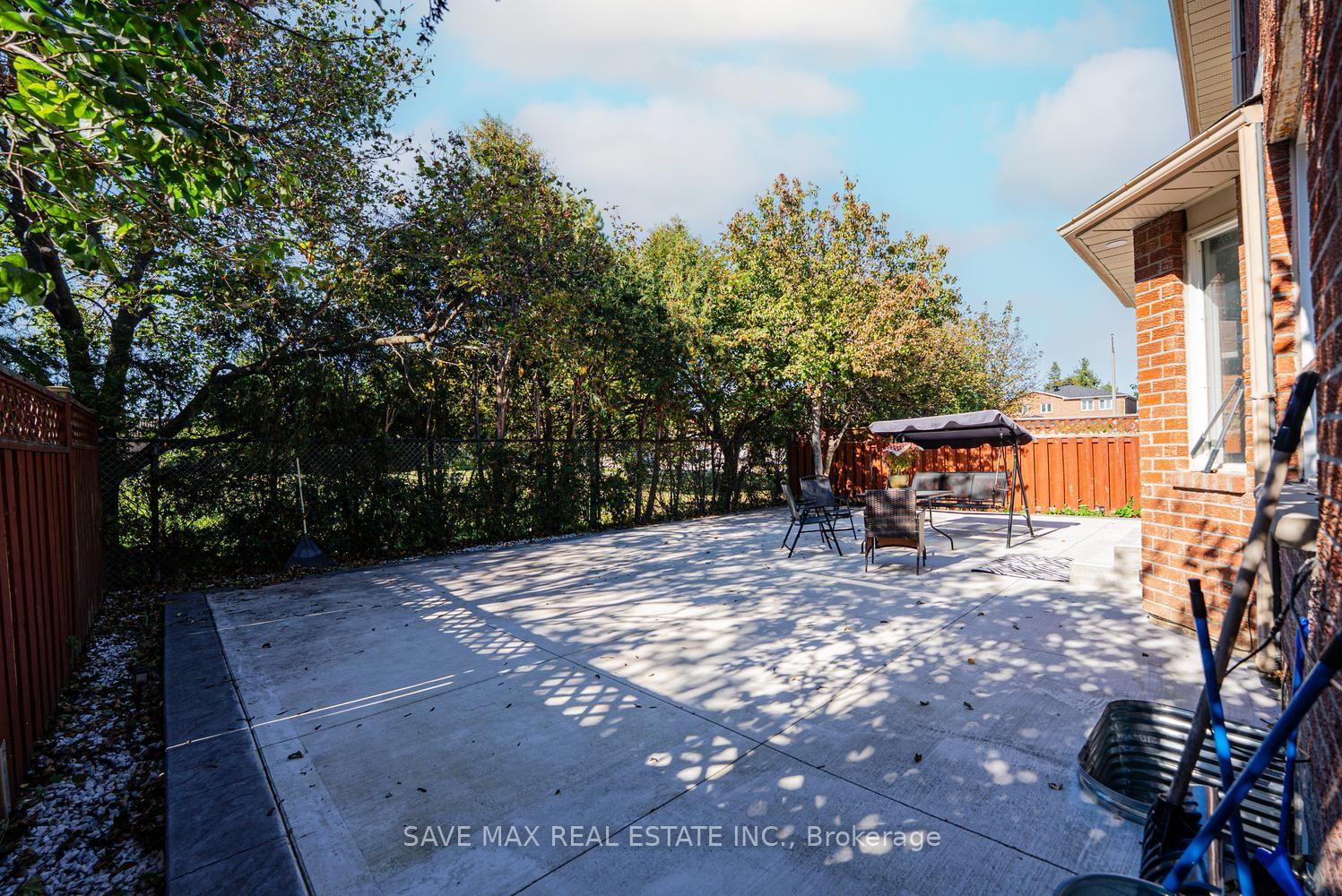 Photo 43 of 124 Wexford Road, Brampton, Heart Lake West — HOMEH
