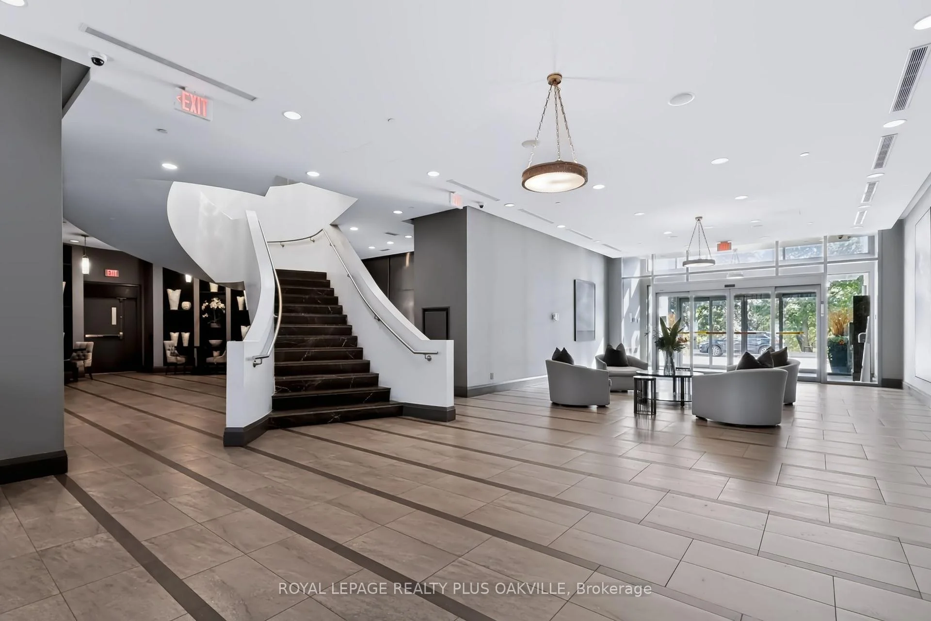 Photo 8 of Unit 508, 11 Bronte Road, Oakville, Bronte — HOMEH