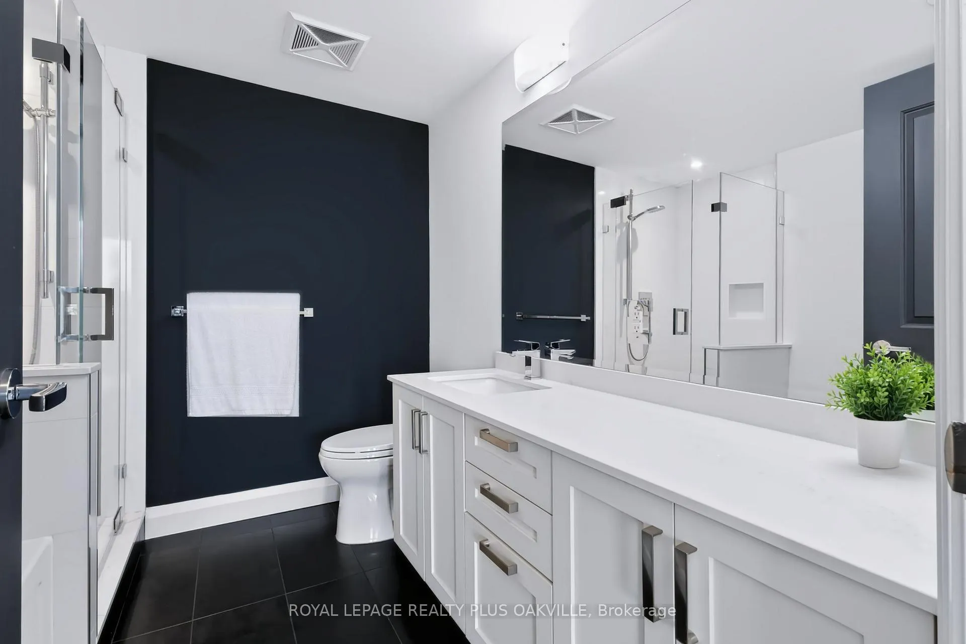 Photo 37 of Unit 508, 11 Bronte Road, Oakville, Bronte — HOMEH