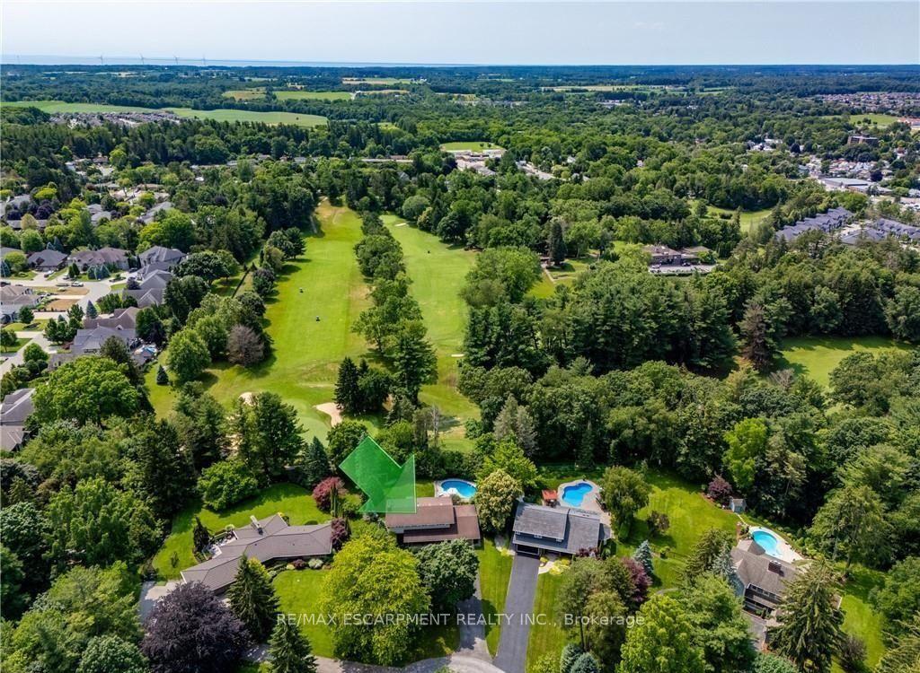 Photo 4 of 6 Summit Circle, Norfolk, Simcoe — HOMEH