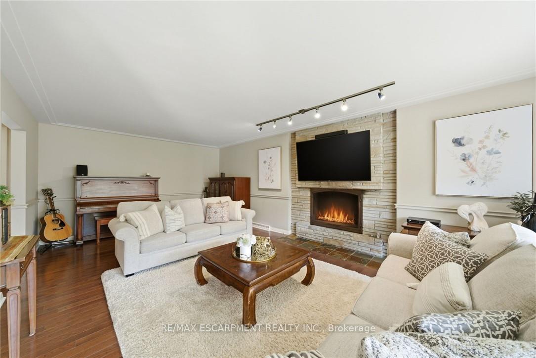 Photo 8 of 6 Summit Circle, Norfolk, Simcoe — HOMEH