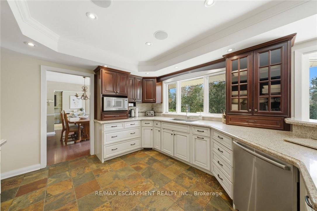 Photo 15 of 6 Summit Circle, Norfolk, Simcoe — HOMEH