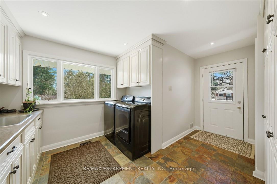 Photo 18 of 6 Summit Circle, Norfolk, Simcoe — HOMEH