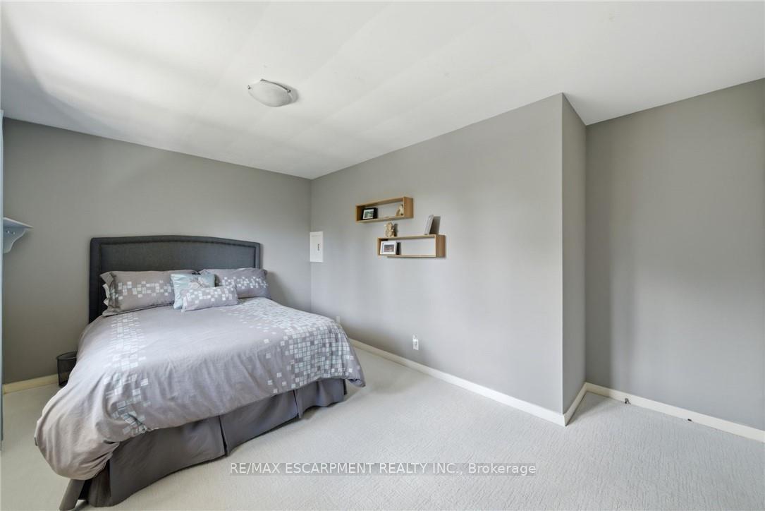 Photo 30 of 6 Summit Circle, Norfolk, Simcoe — HOMEH
