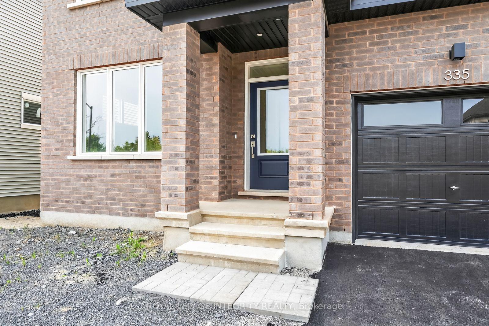 Photo 3 of 335 Les Emmerson Drive, Ottawa, Barrhaven - Heritage Park — HOMEH