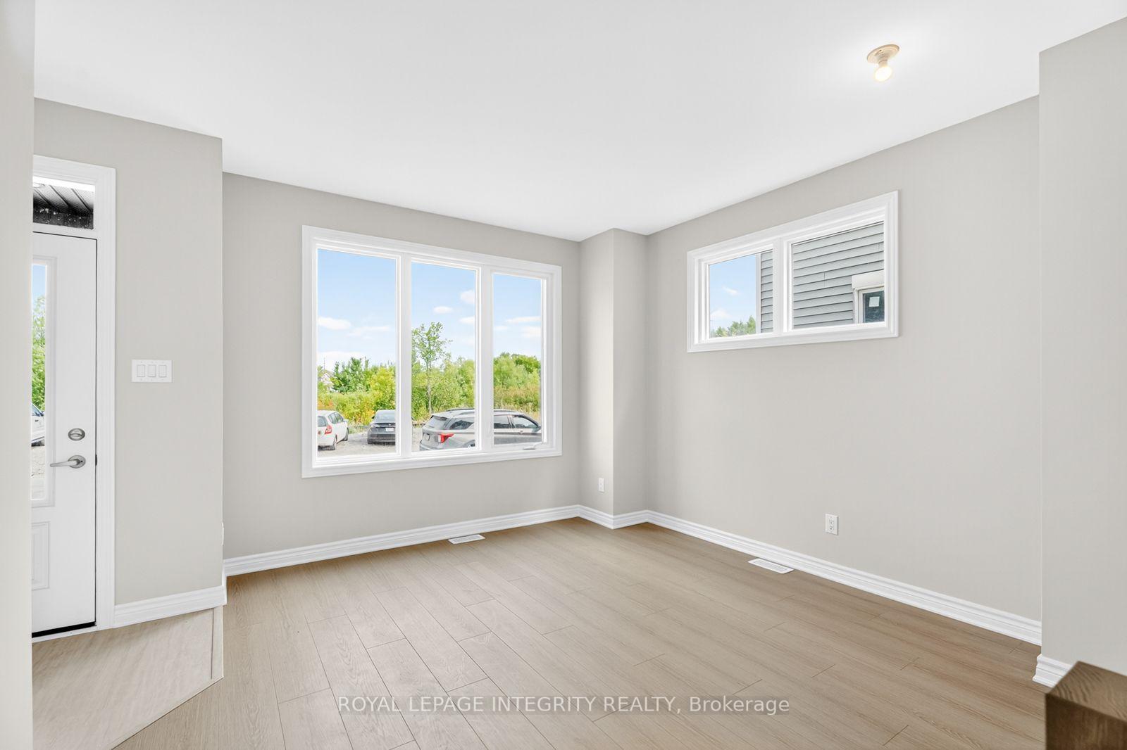 Photo 6 of 335 Les Emmerson Drive, Ottawa, Barrhaven - Heritage Park — HOMEH