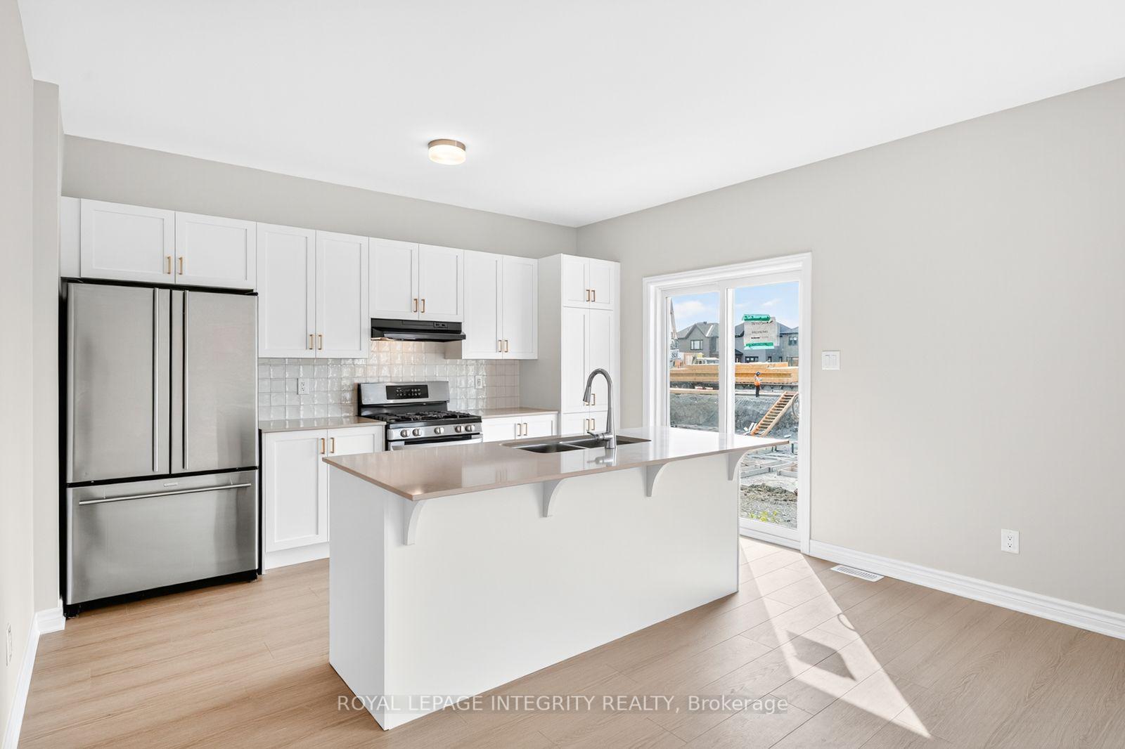 Photo 15 of 335 Les Emmerson Drive, Ottawa, Barrhaven - Heritage Park — HOMEH