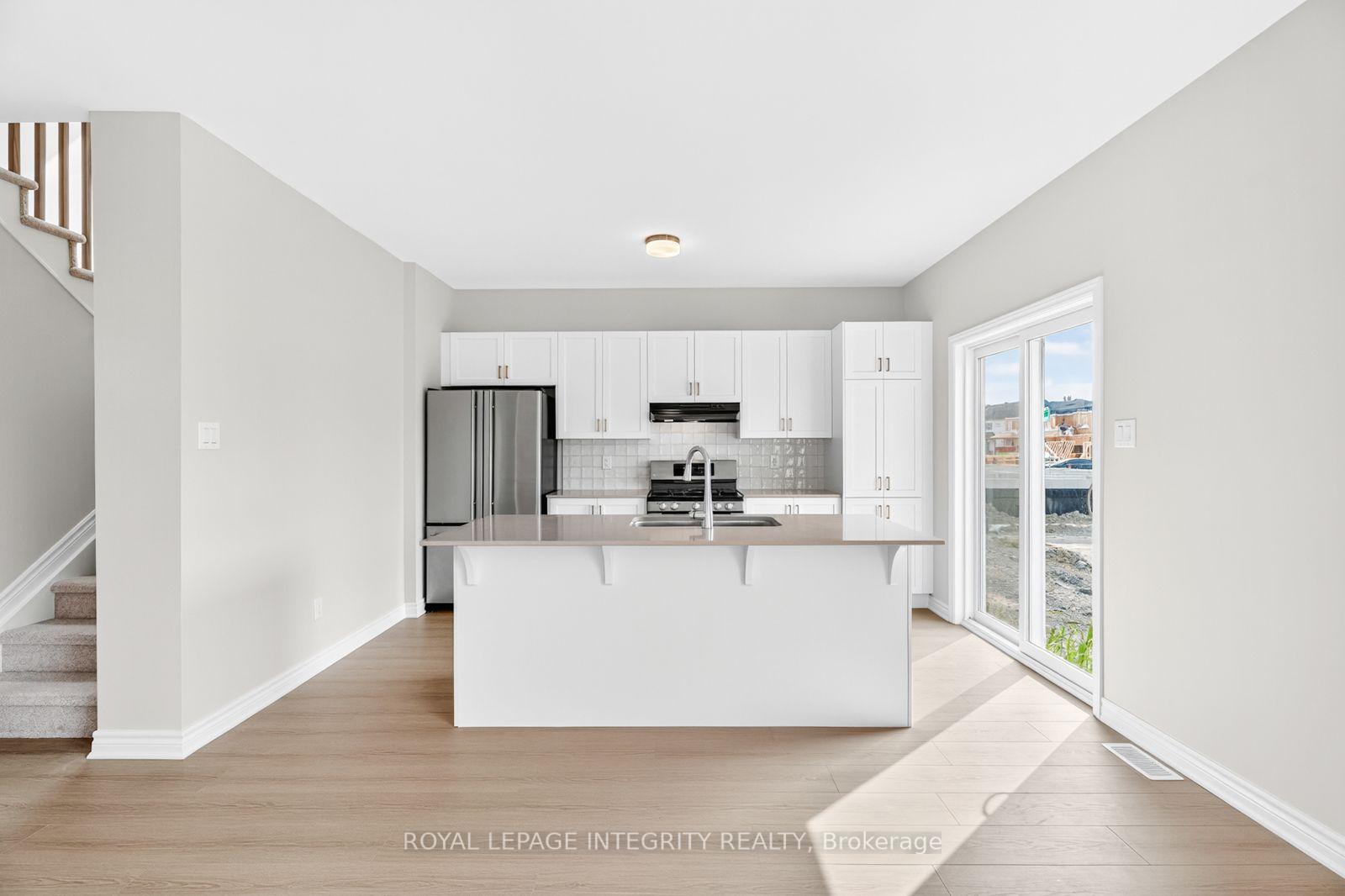 Photo 16 of 335 Les Emmerson Drive, Ottawa, Barrhaven - Heritage Park — HOMEH
