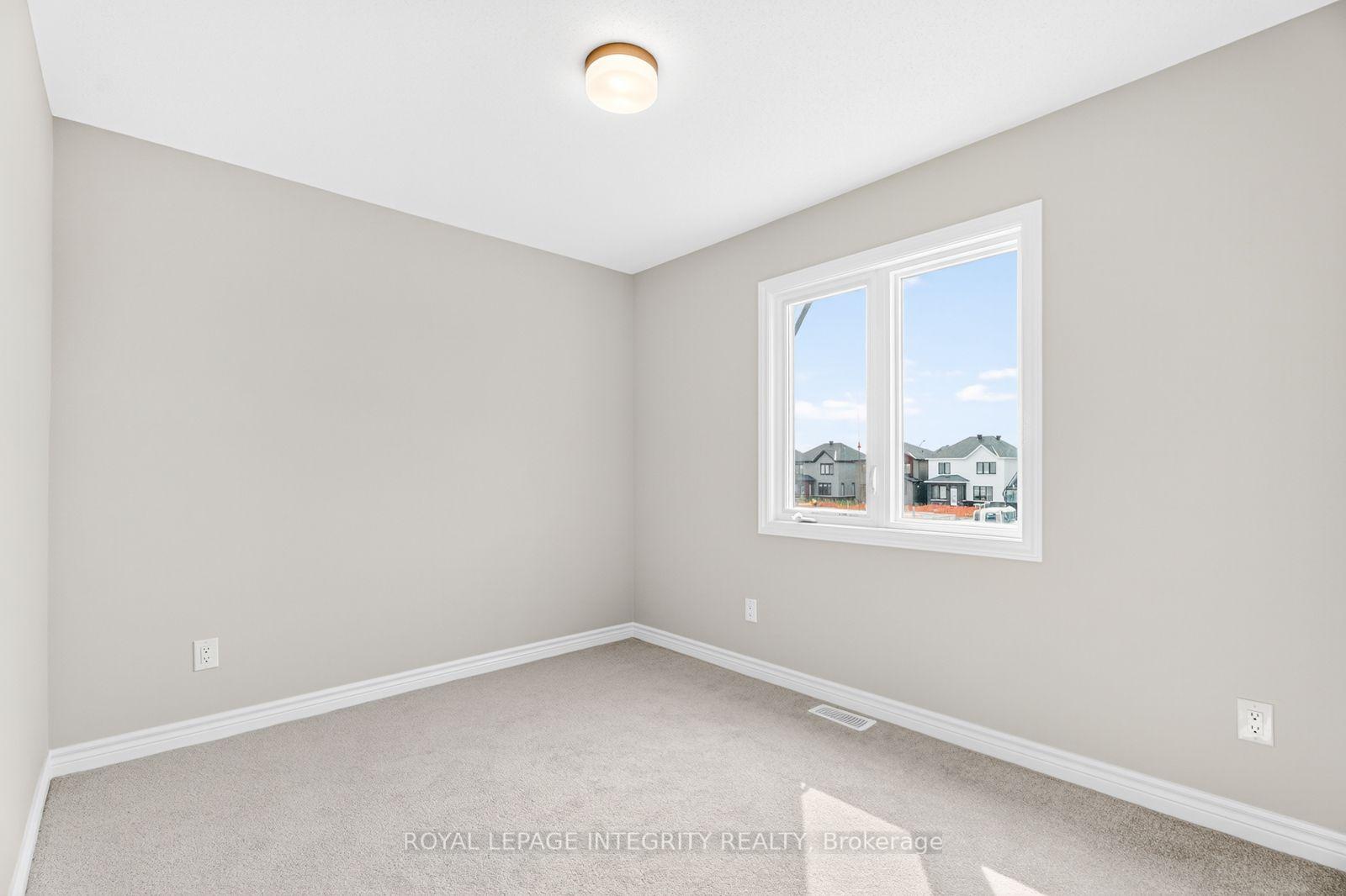Photo 23 of 335 Les Emmerson Drive, Ottawa, Barrhaven - Heritage Park — HOMEH