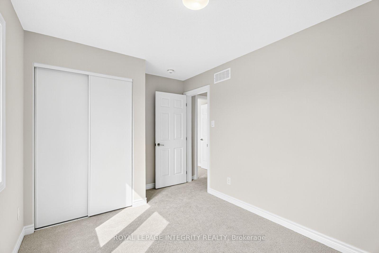 Photo 24 of 335 Les Emmerson Drive, Ottawa, Barrhaven - Heritage Park — HOMEH