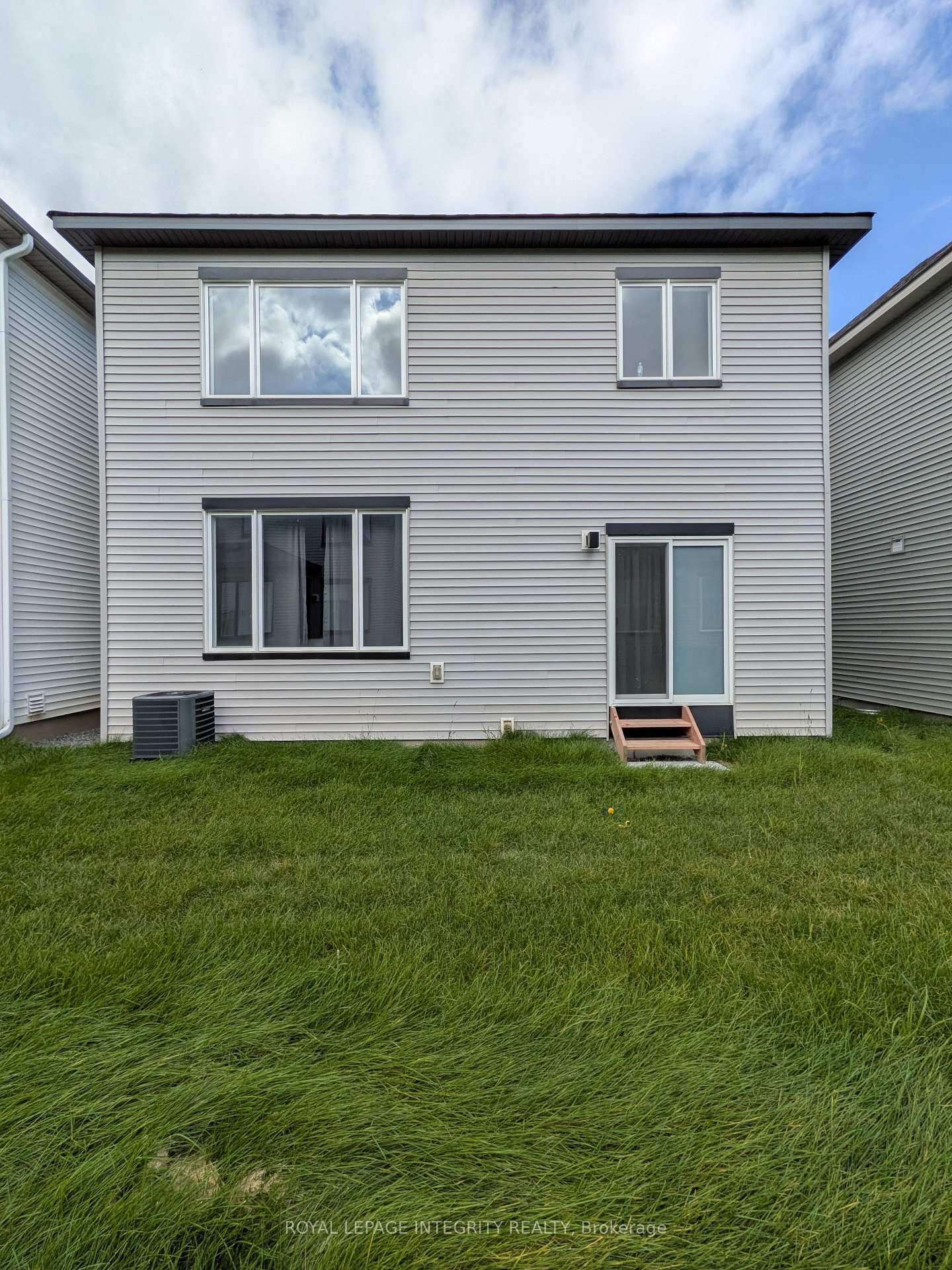 Photo 34 of 335 Les Emmerson Drive, Ottawa, Barrhaven - Heritage Park — HOMEH