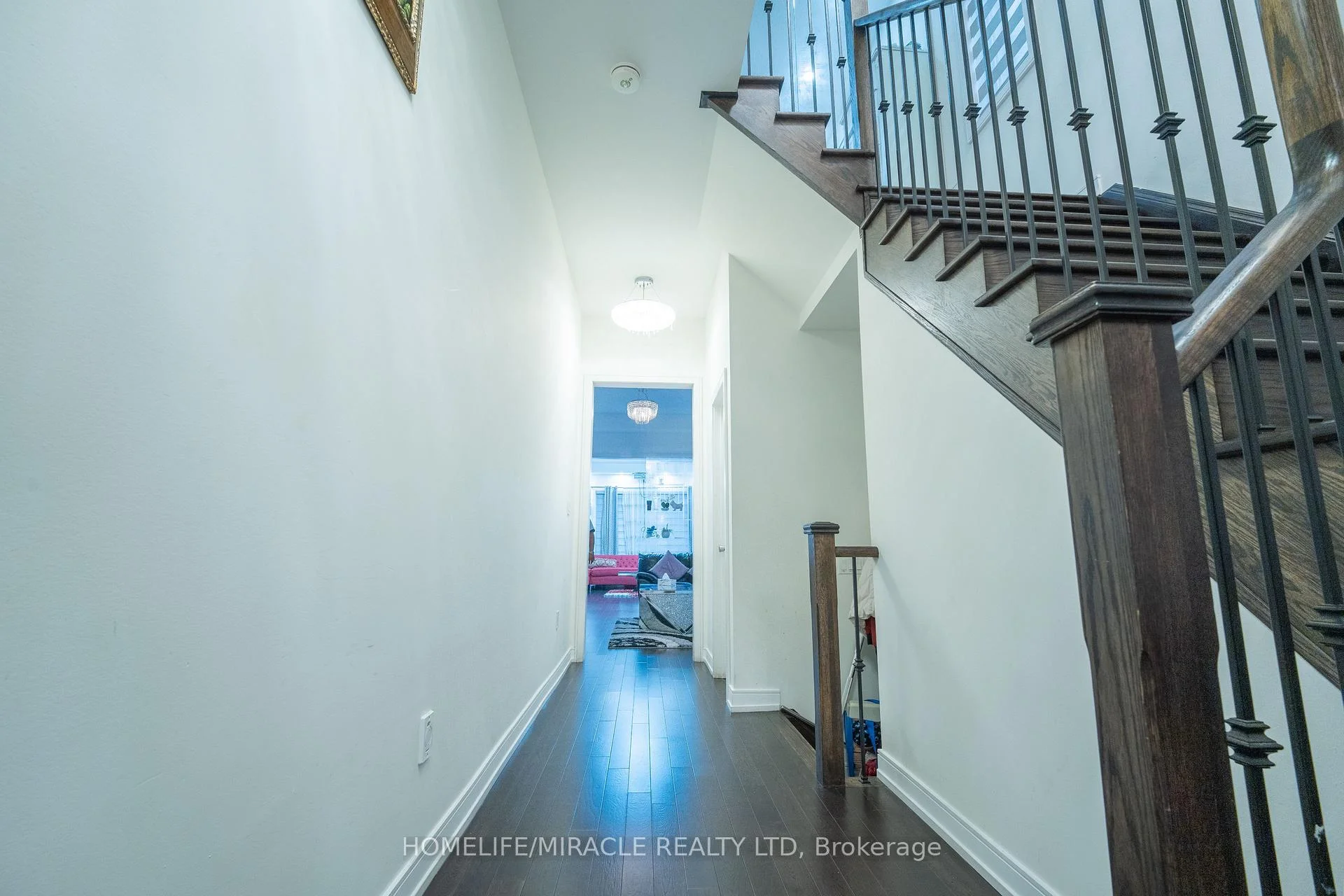 Photo 5 of 23 Hendricks Crescent, Brampton, Fletcher's West — HOMEH
