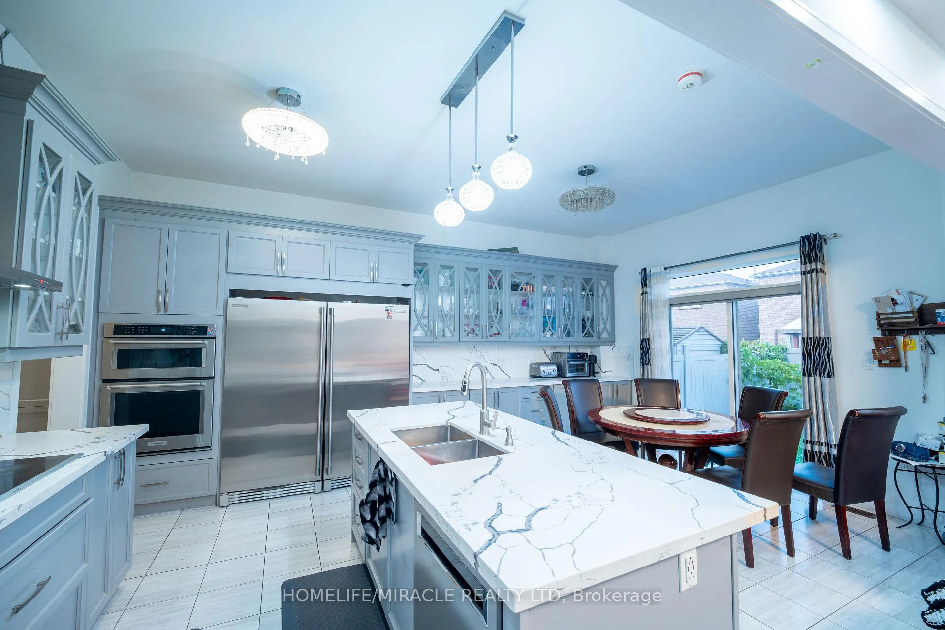 Photo 11 of 23 Hendricks Crescent, Brampton, Fletcher's West — HOMEH
