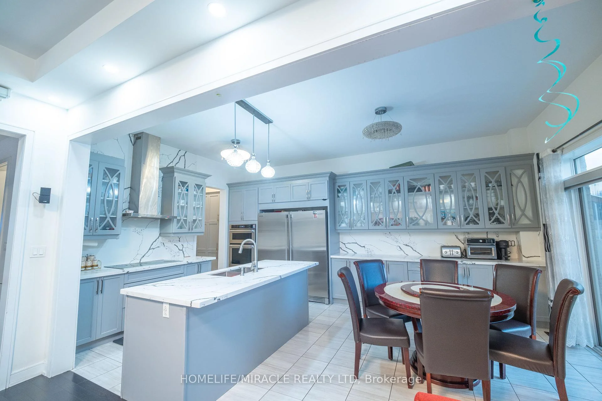 Photo 13 of 23 Hendricks Crescent, Brampton, Fletcher's West — HOMEH