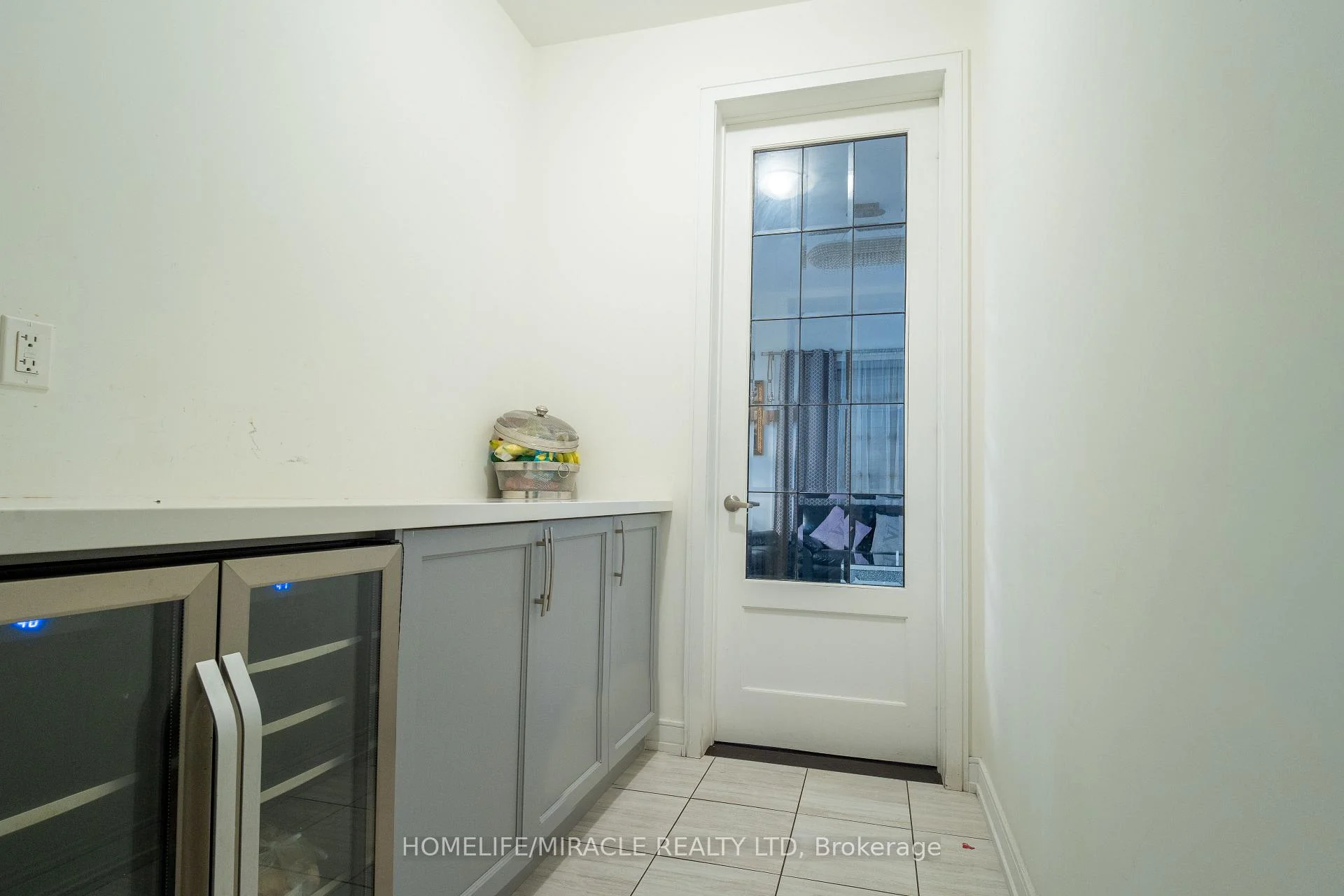 Photo 14 of 23 Hendricks Crescent, Brampton, Fletcher's West — HOMEH