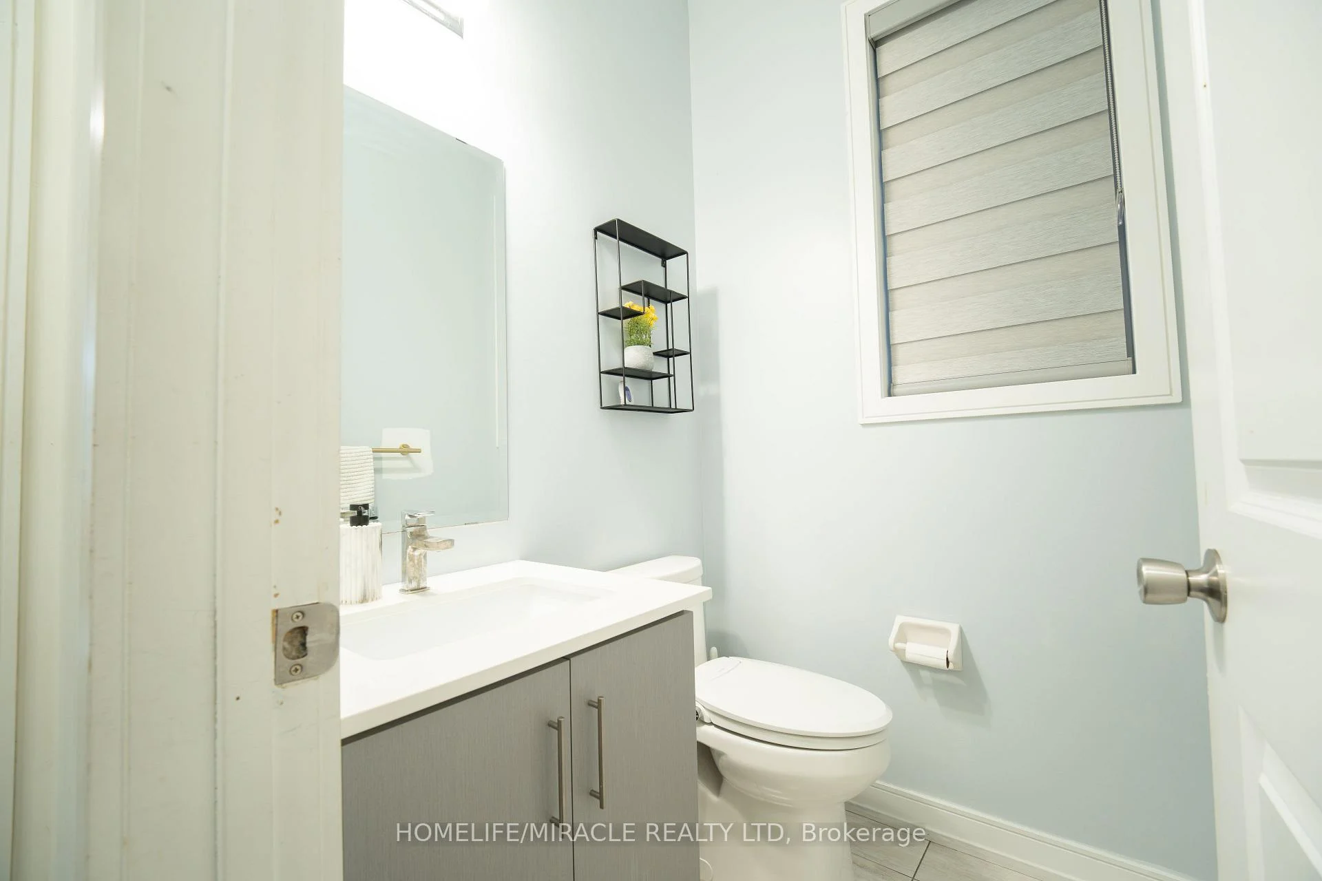 Photo 15 of 23 Hendricks Crescent, Brampton, Fletcher's West — HOMEH